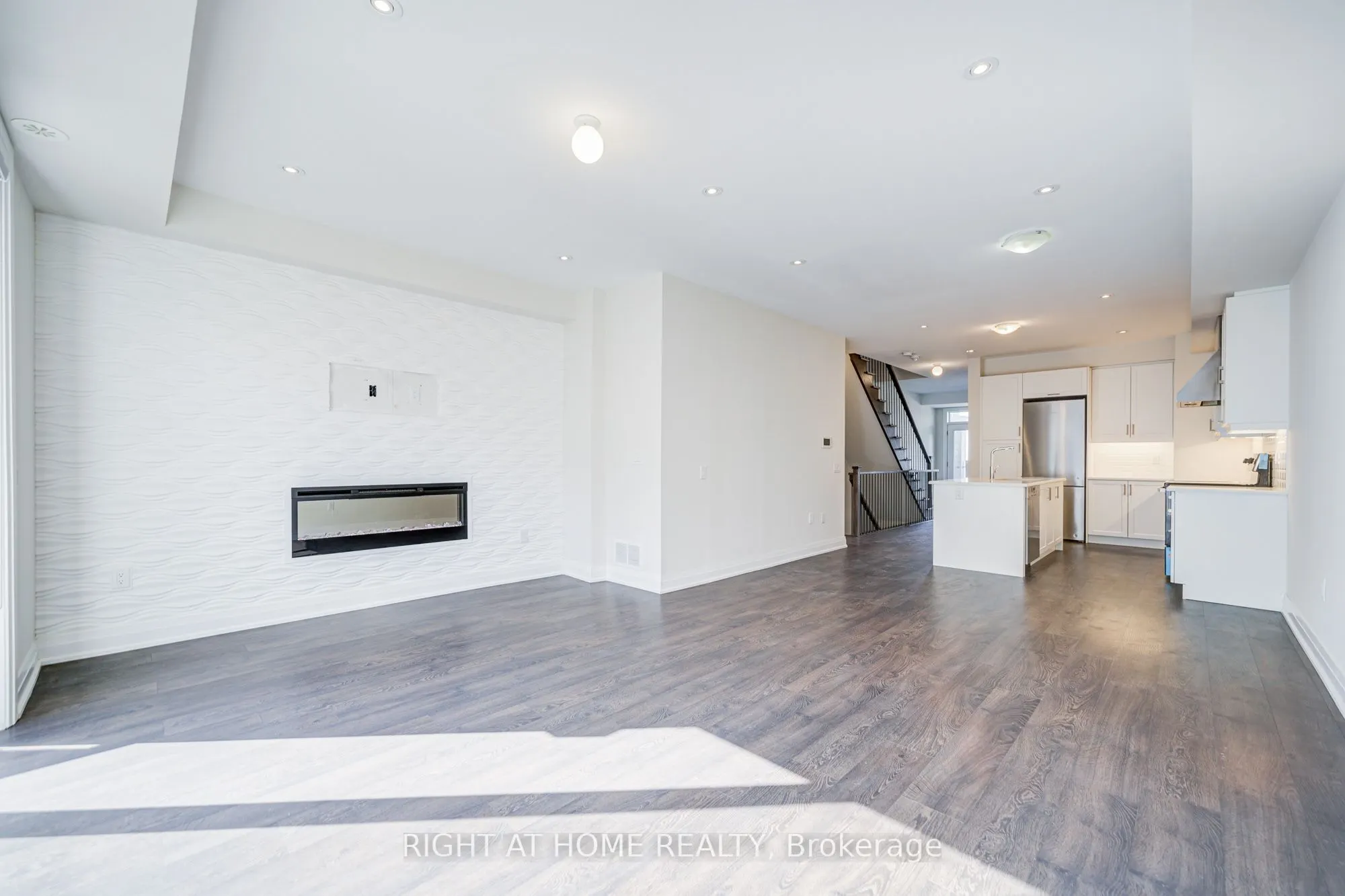 33 John Stocks Way, #Unit 3B