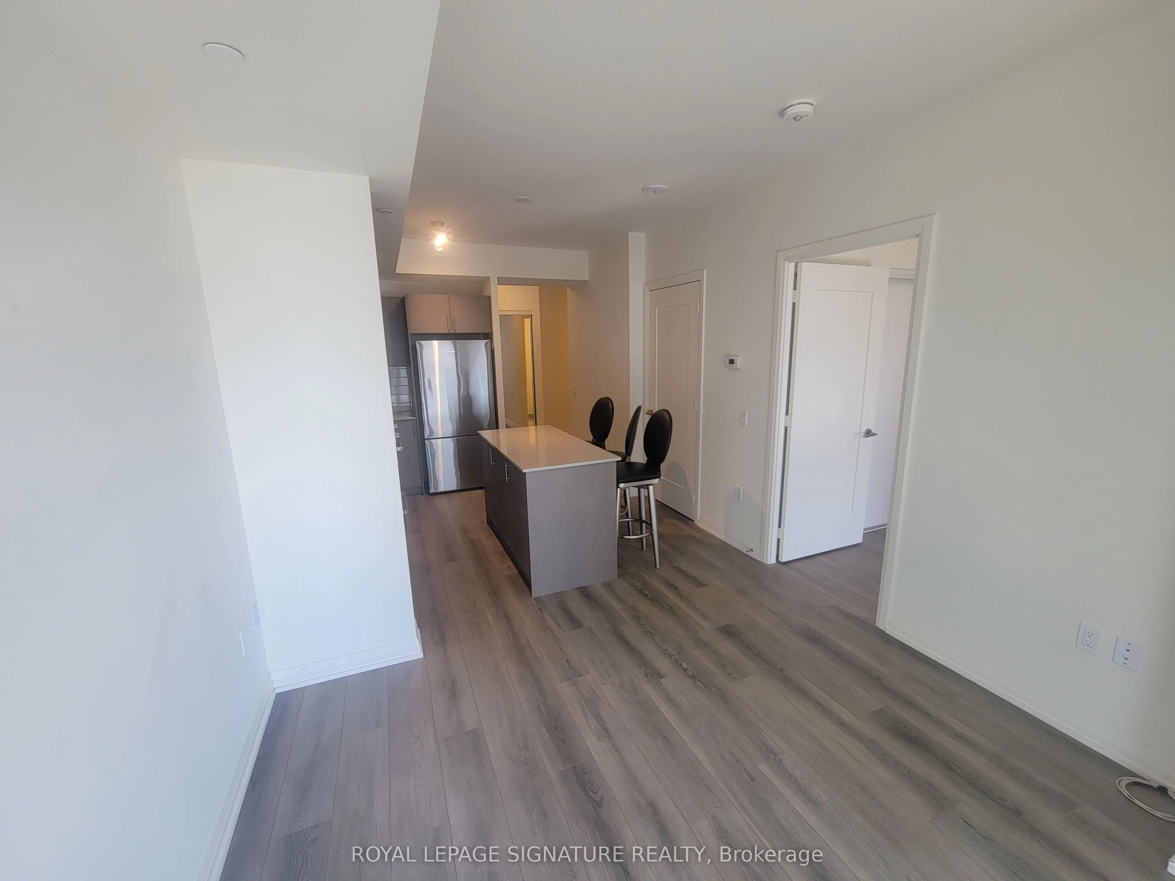 9000 Jane Street, #807