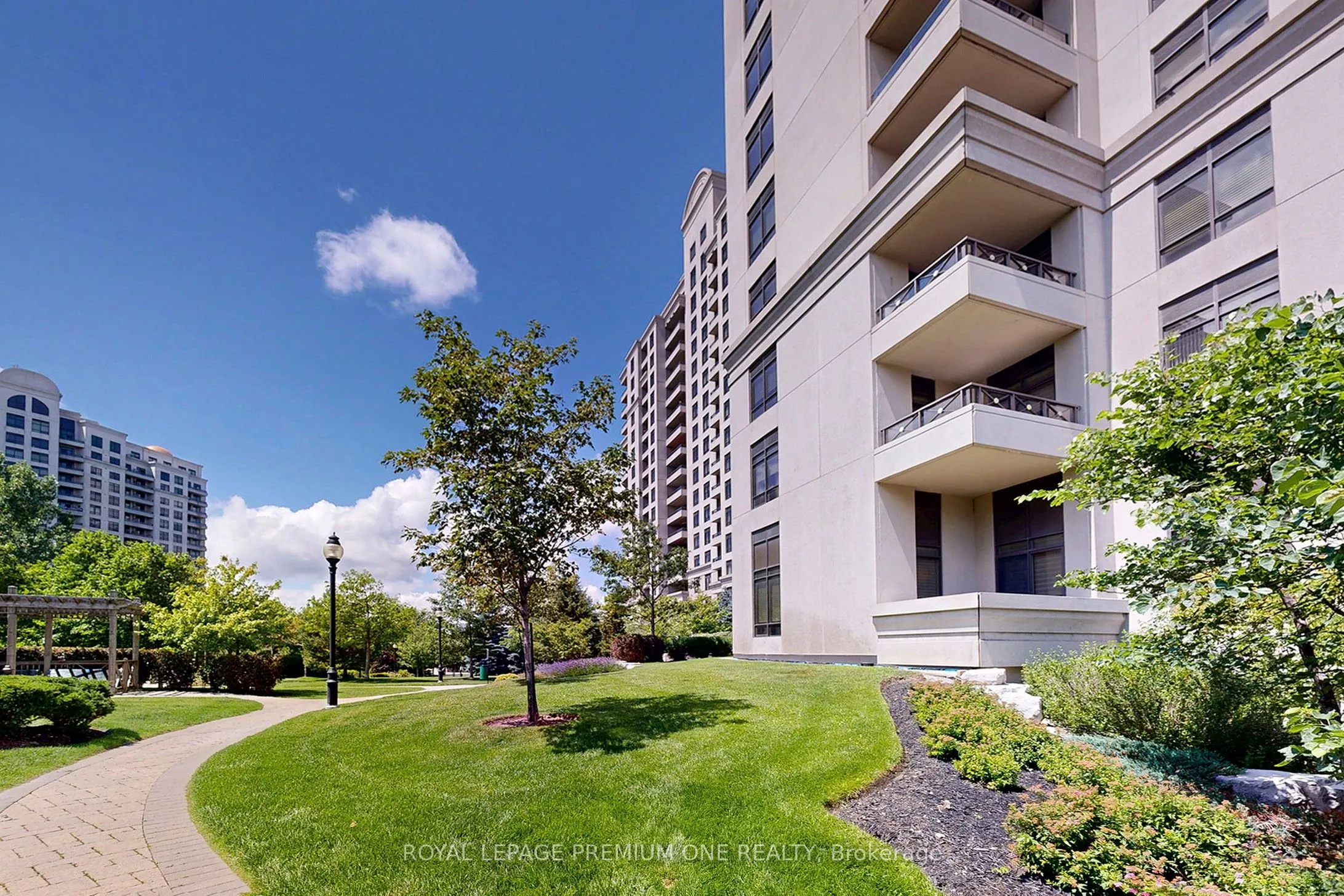 9255 Jane Street, #1202