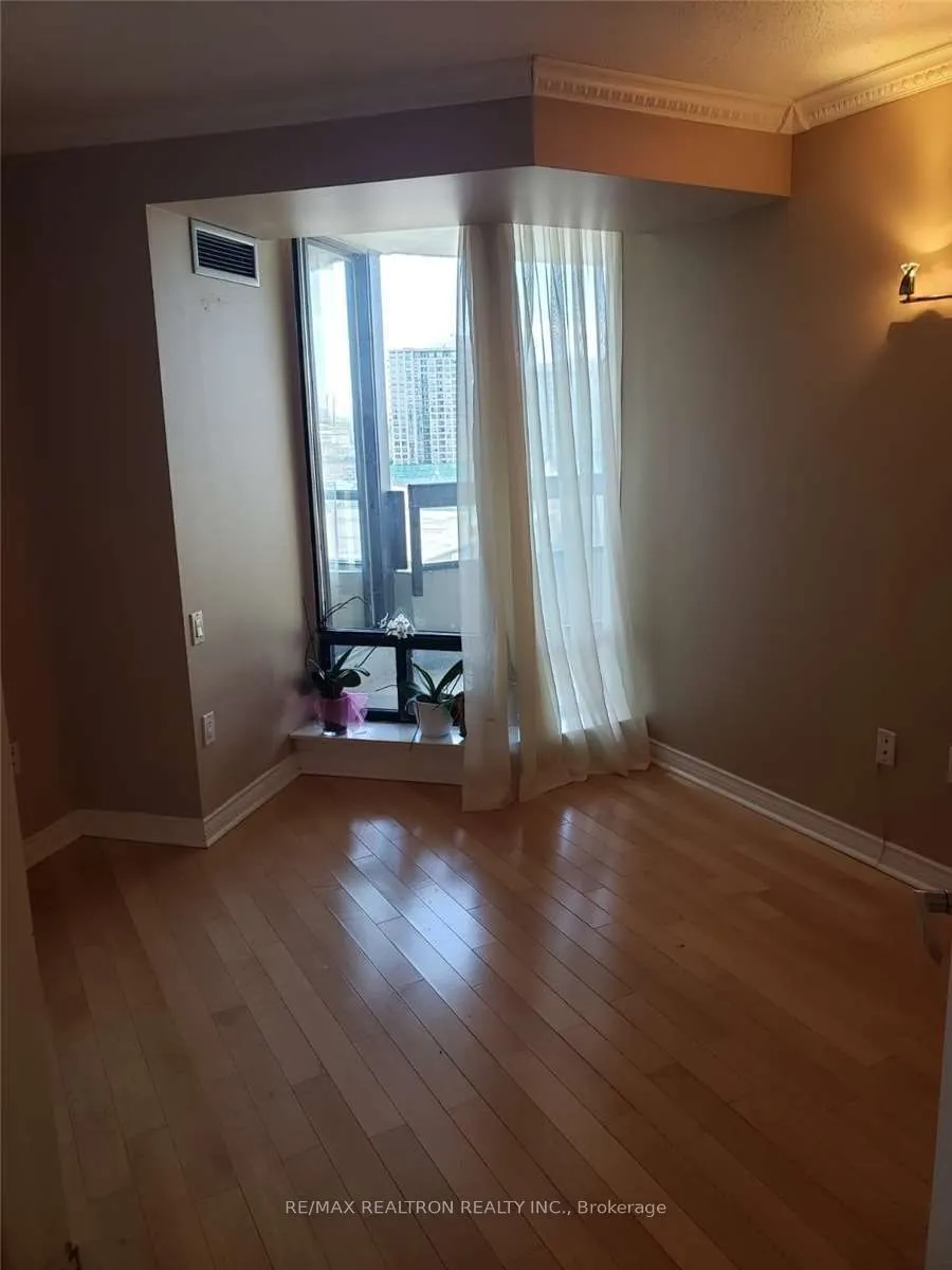 7460 Bathurst Street, #1101