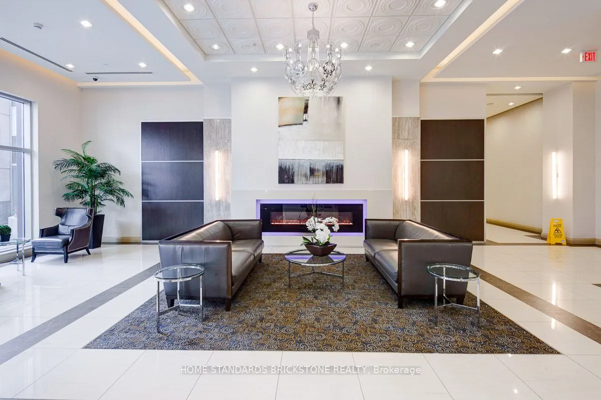 7171 Yonge Street, #2802