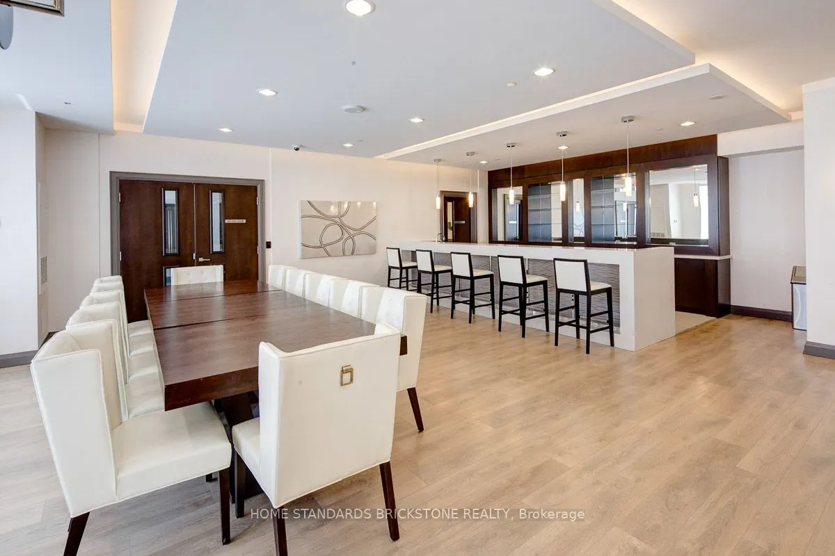 7171 Yonge Street, #2802