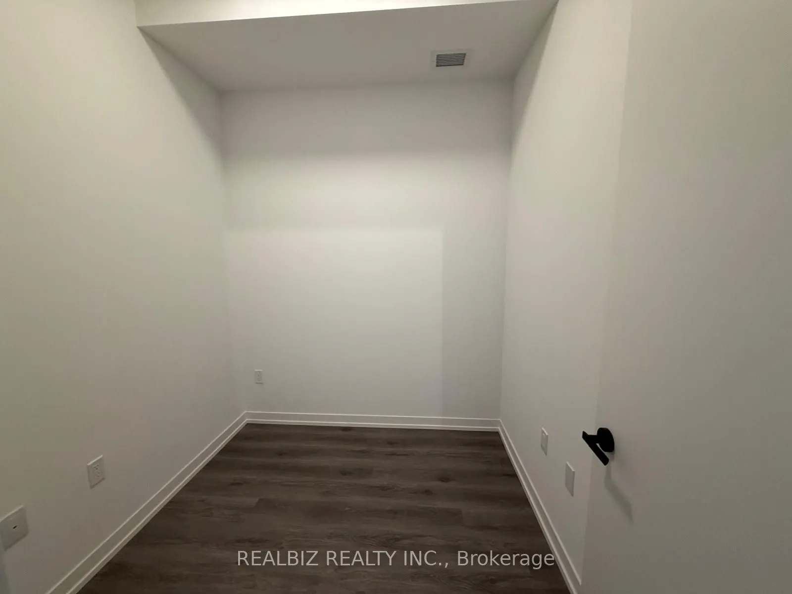 28 Interchange Way, #105