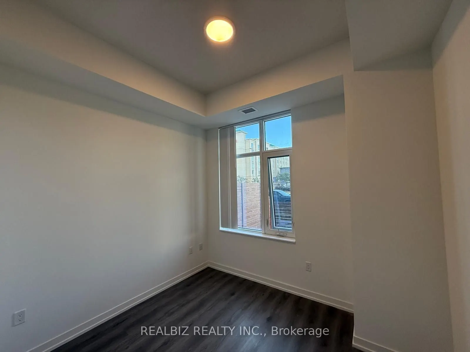 28 Interchange Way, #105