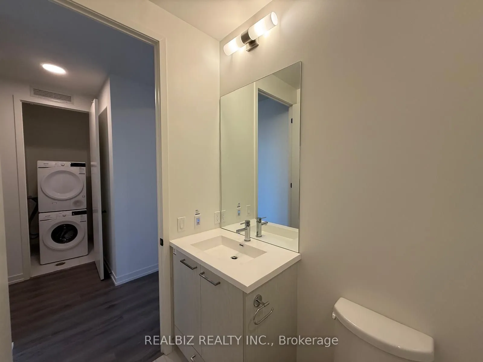 28 Interchange Way, #105