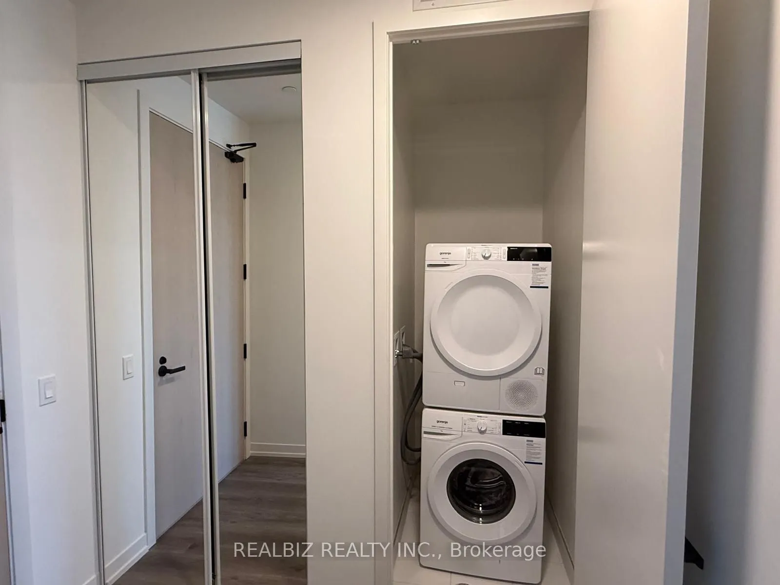 28 Interchange Way, #105