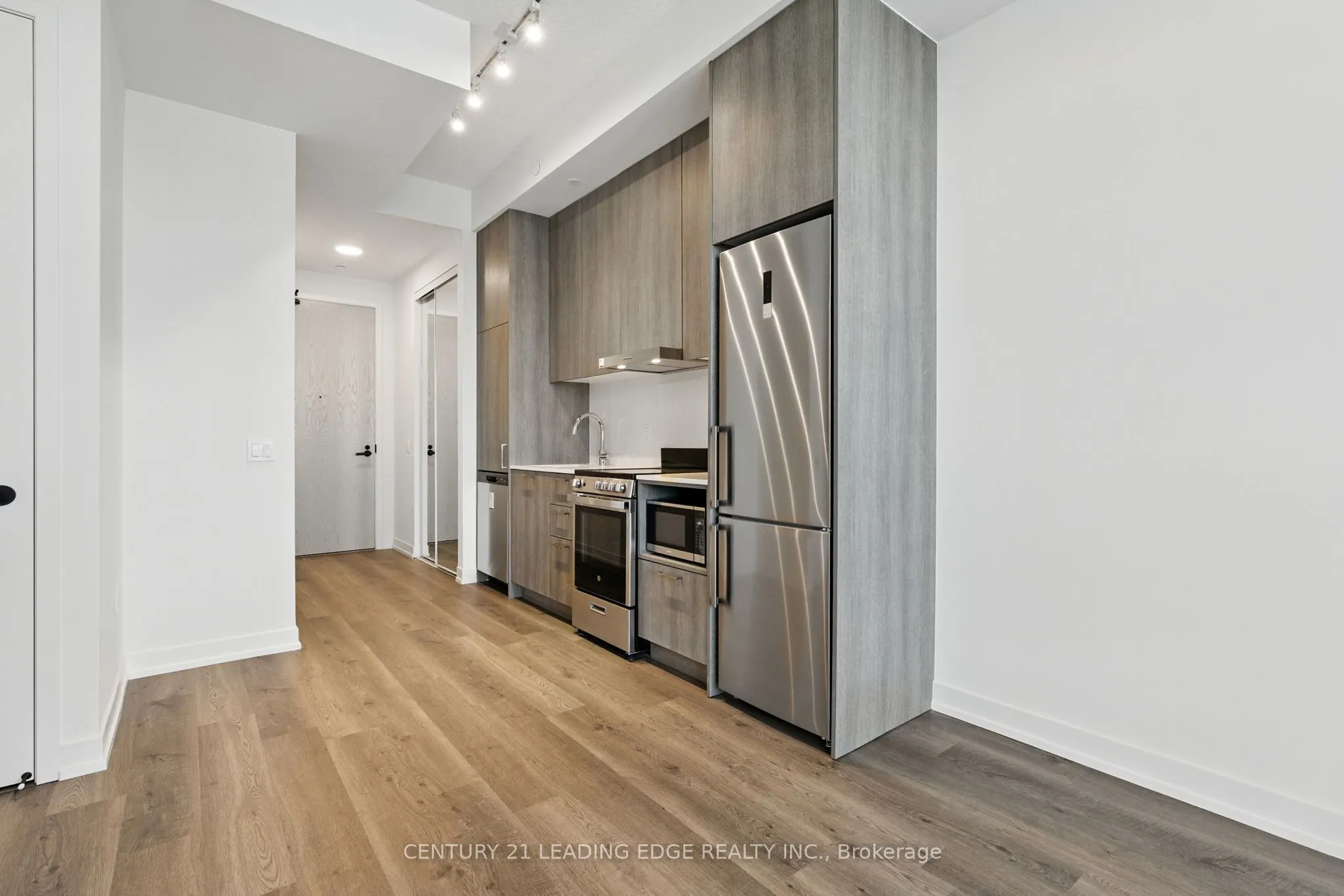 195 COMMERCE Street, #3217