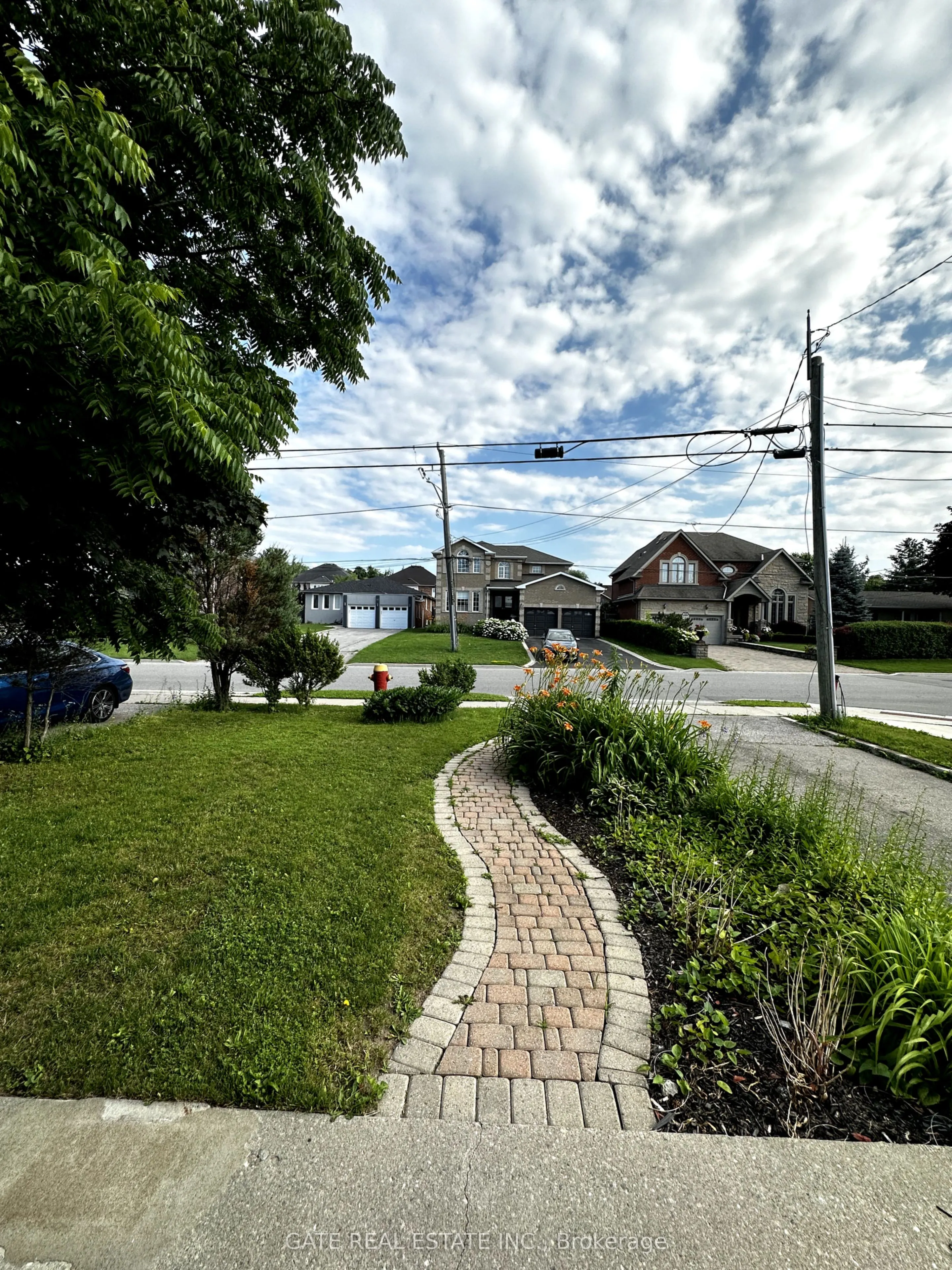 86 Bond Crescent