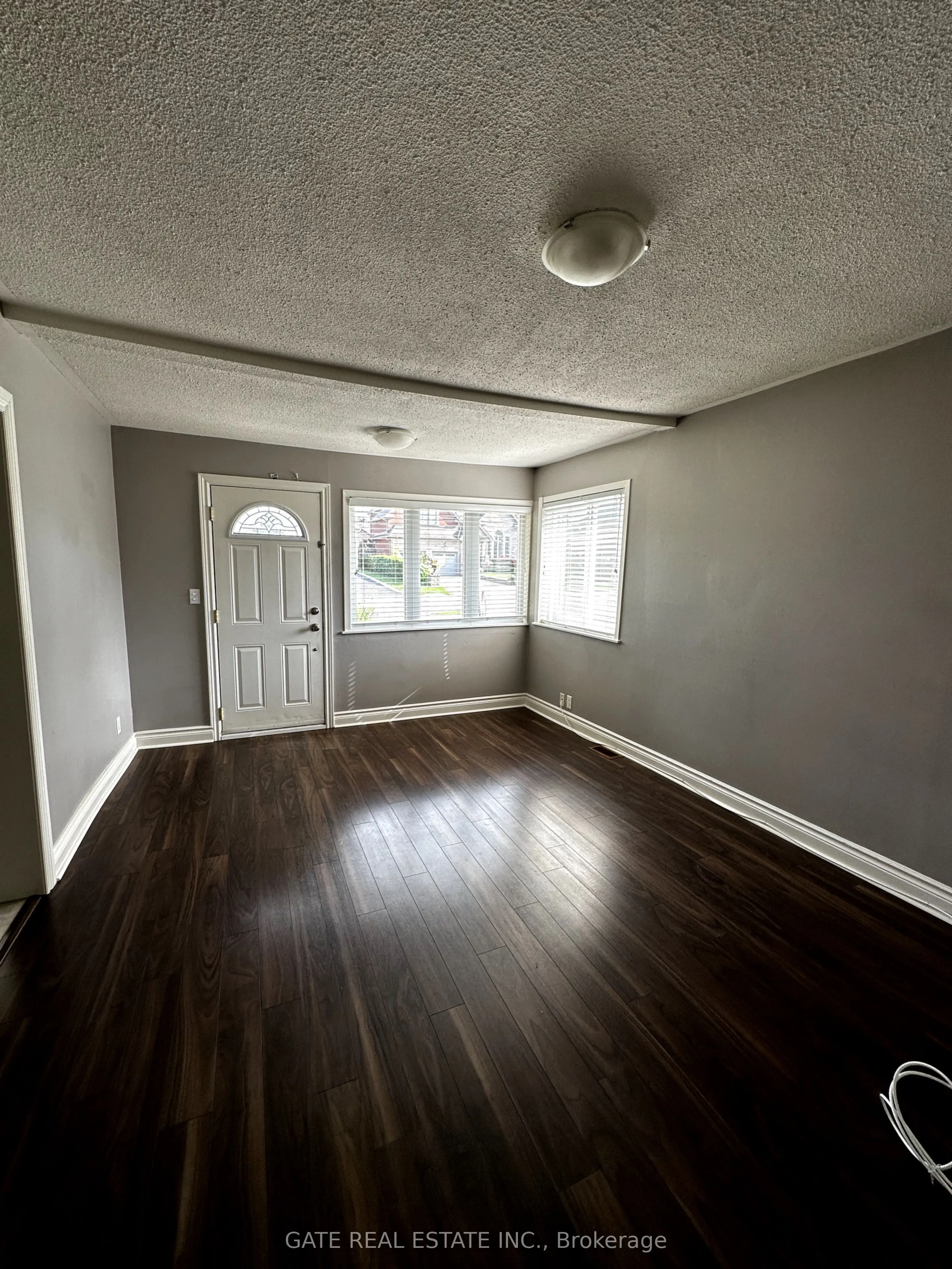 86 Bond Crescent
