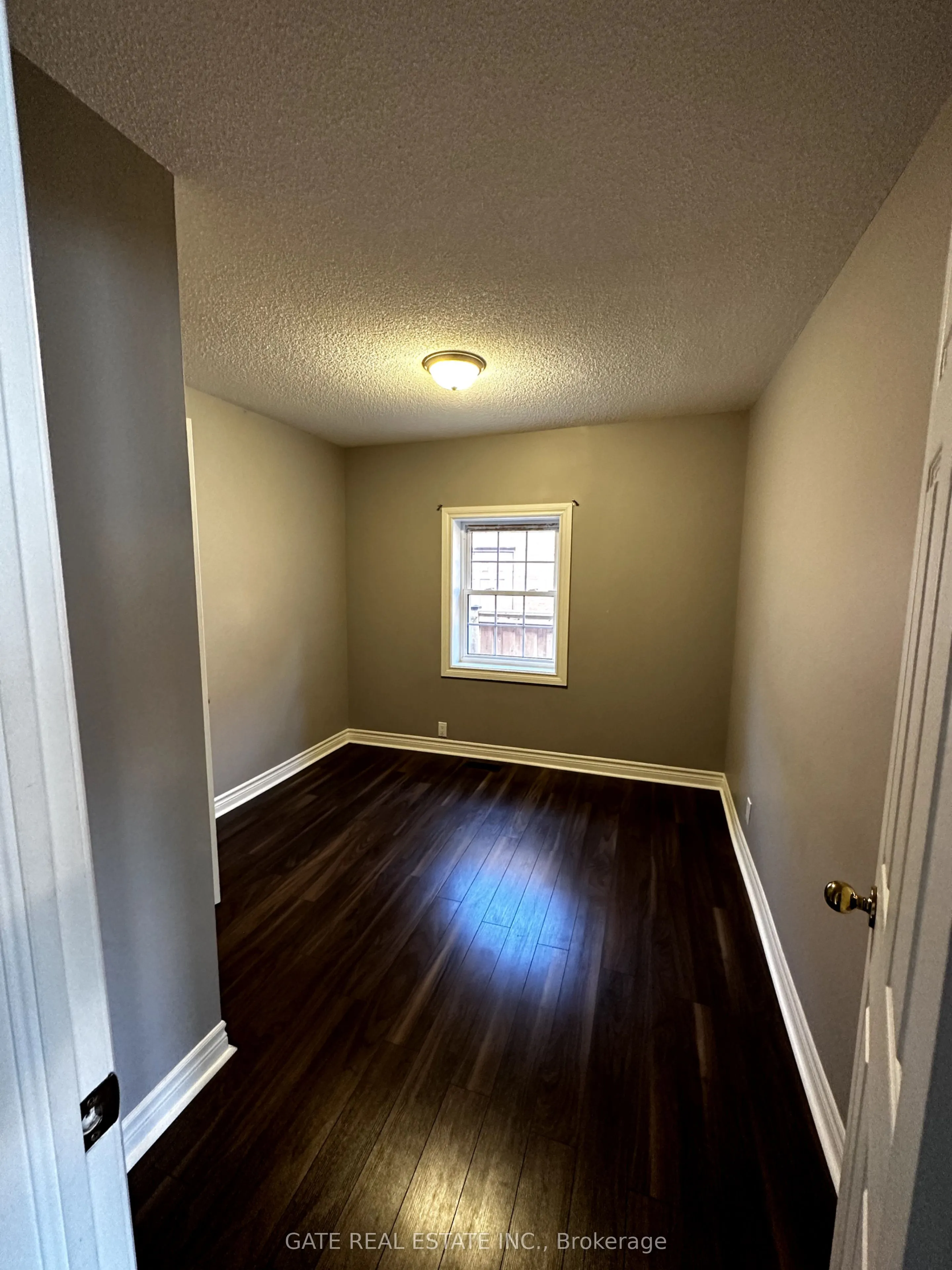 86 Bond Crescent