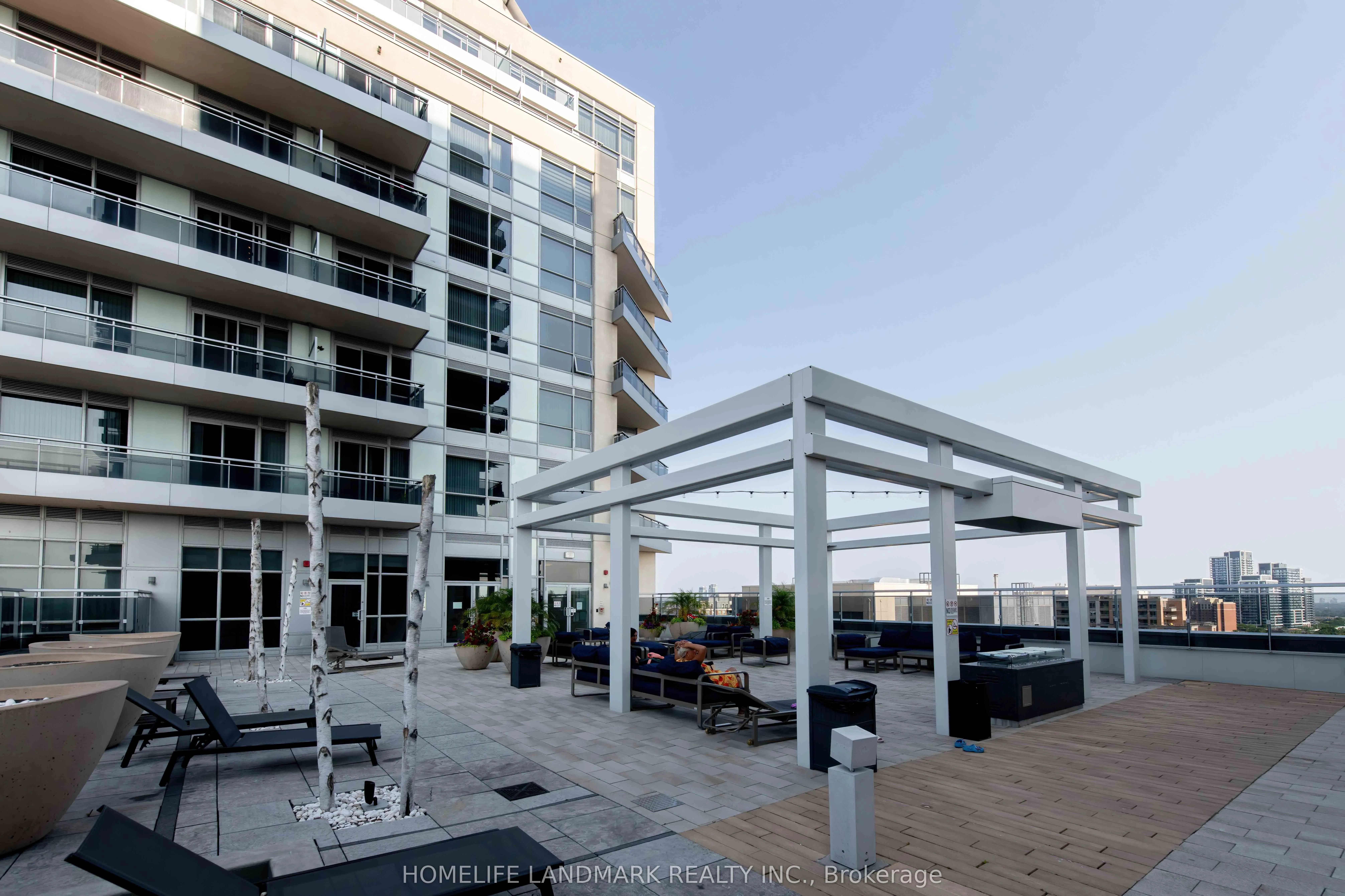 9191 Yonge Street NW, #607