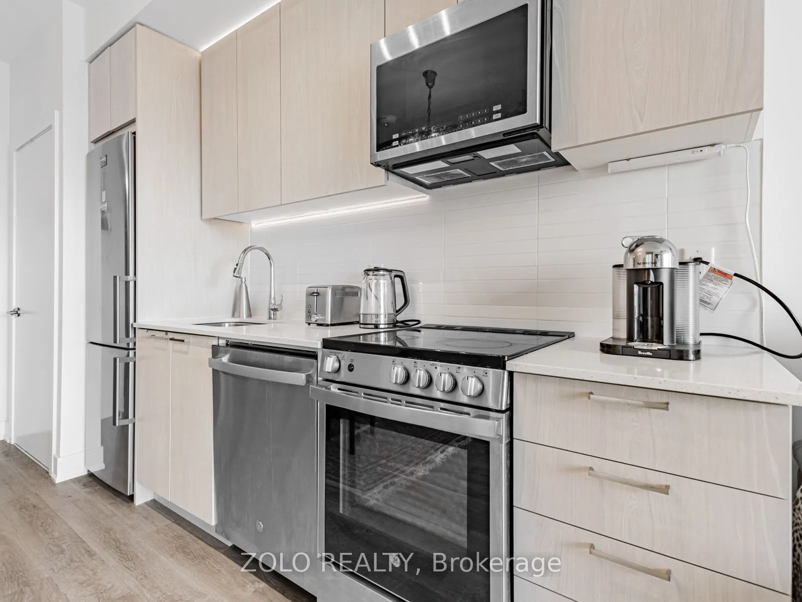 185 Deerfield Road, #906