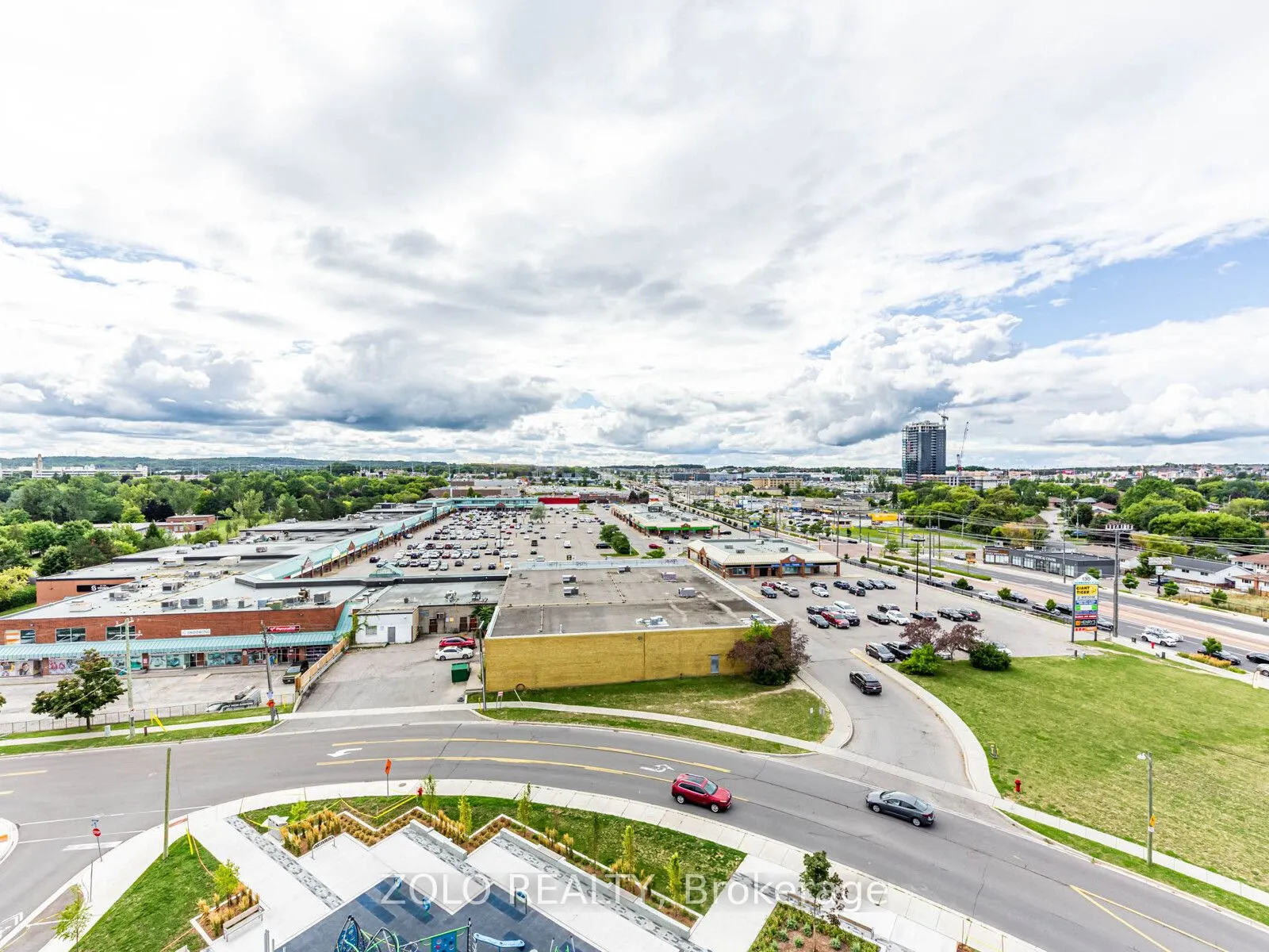 185 Deerfield Road, #906