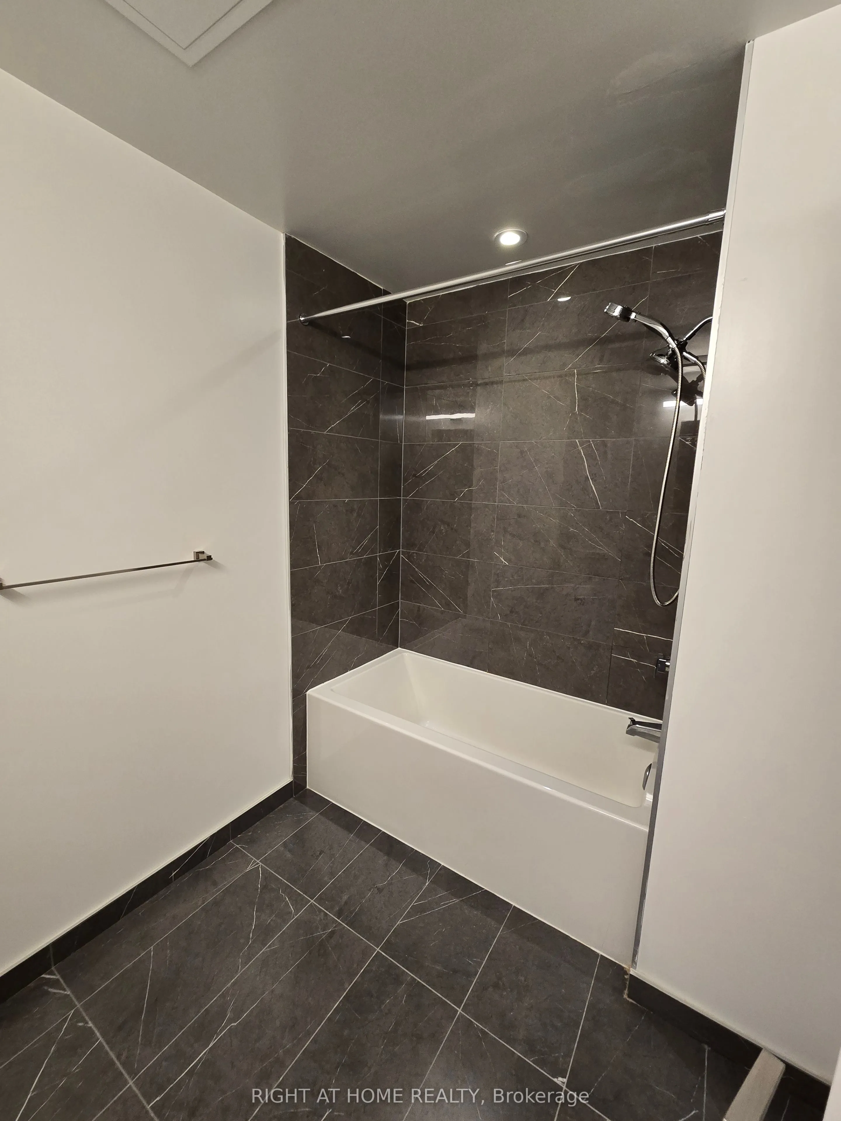 396 Highway 7 E, #716