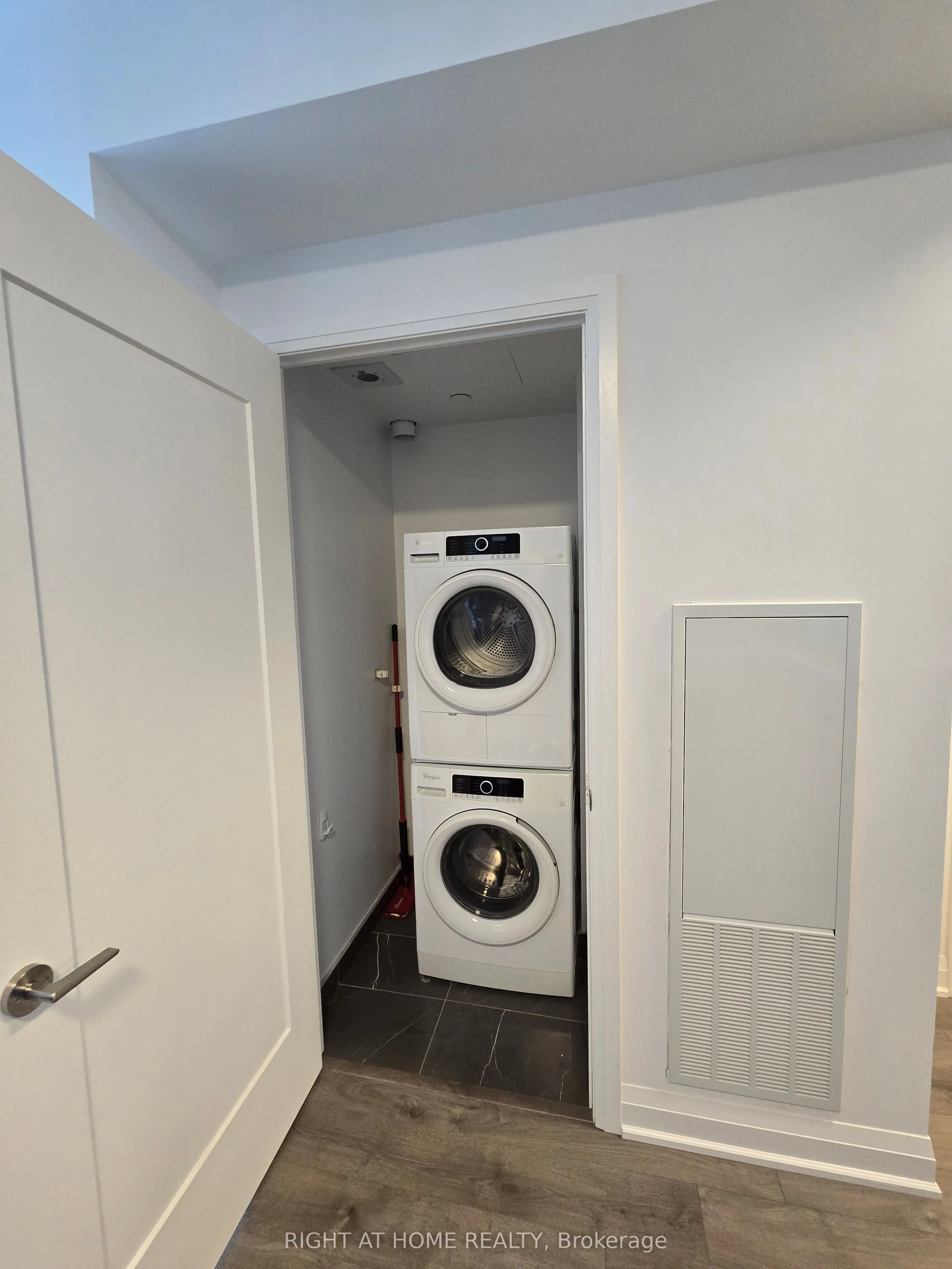 396 Highway 7 E, #716
