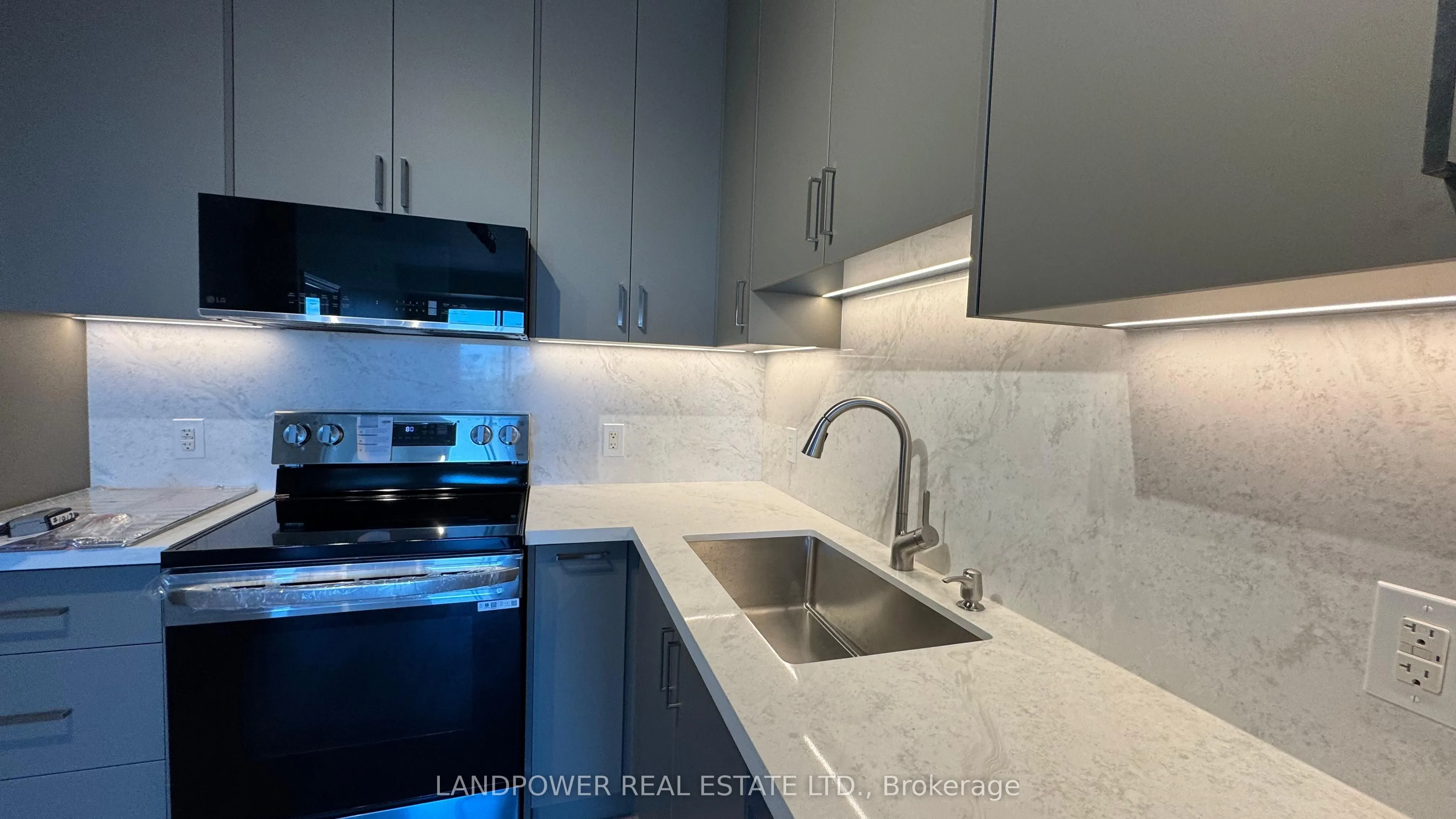 325 South Park Road, #1017