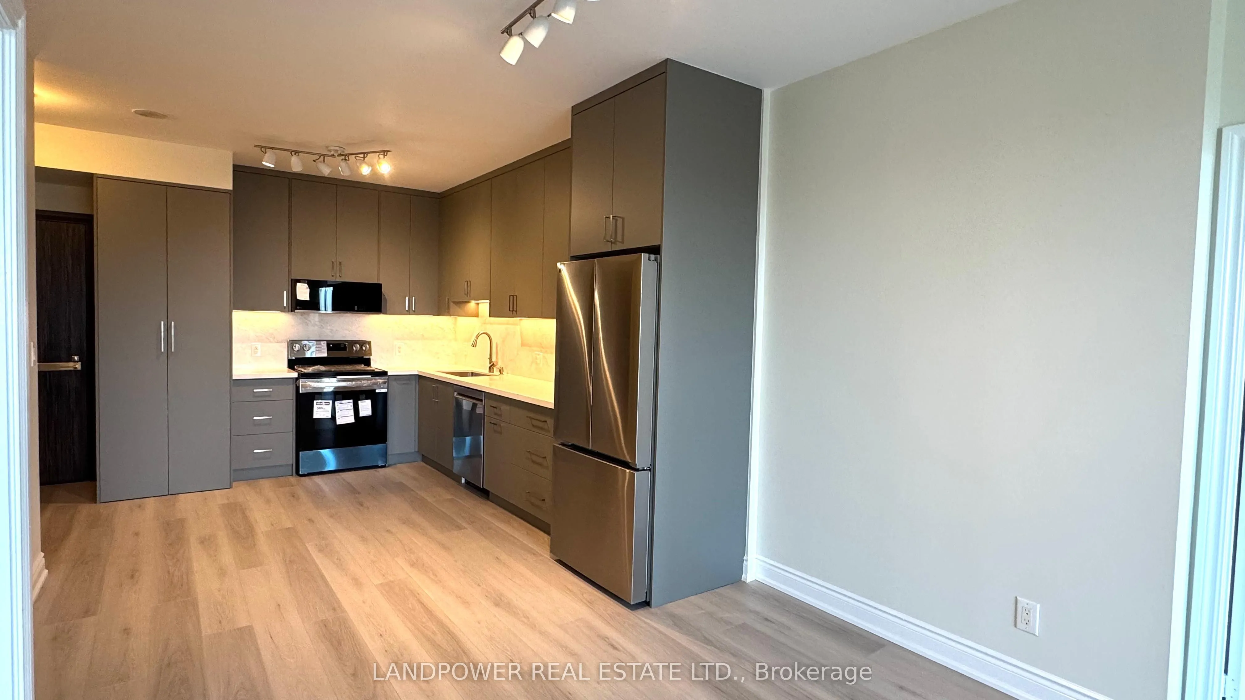 325 South Park Road, #1017