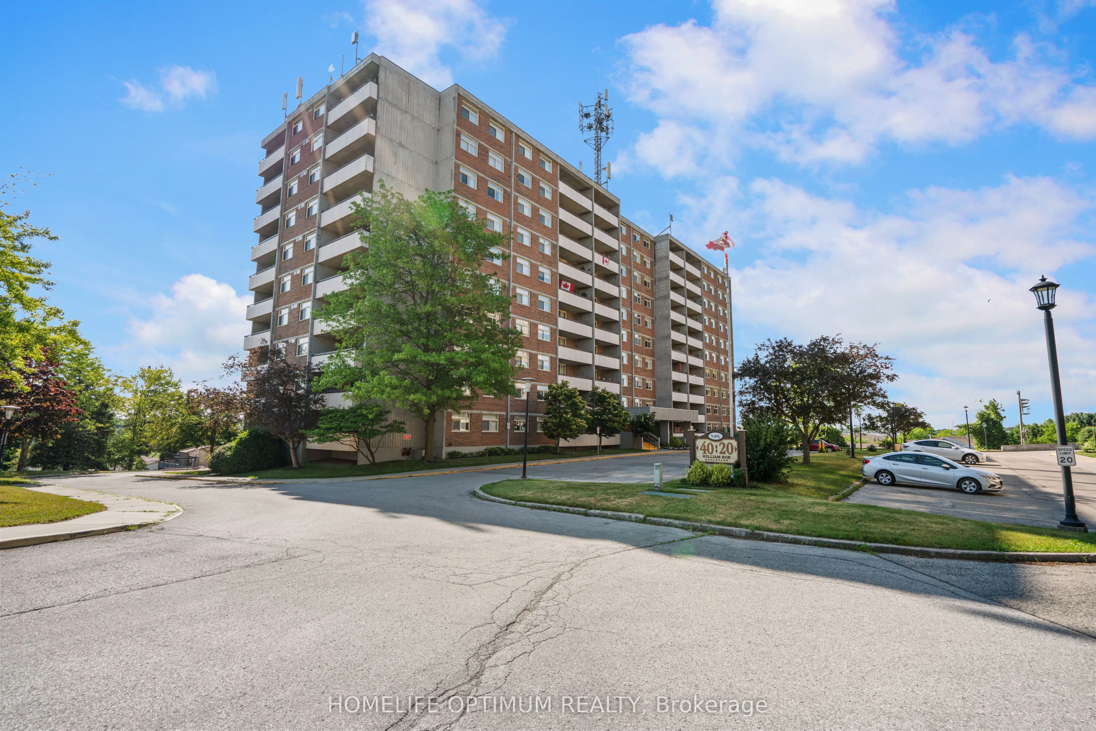 40 William Roe Boulevard W, #910