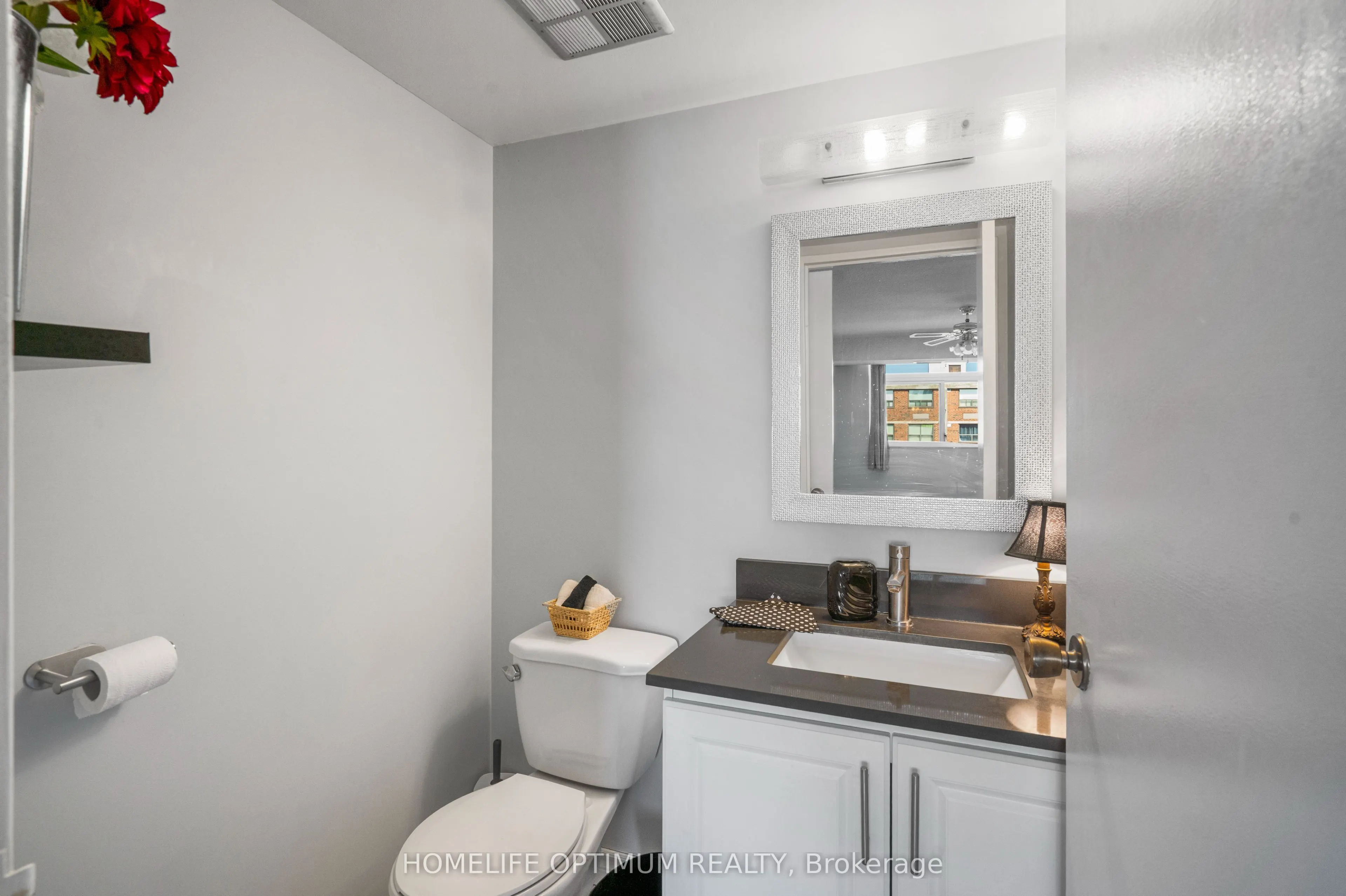 40 William Roe Boulevard W, #910