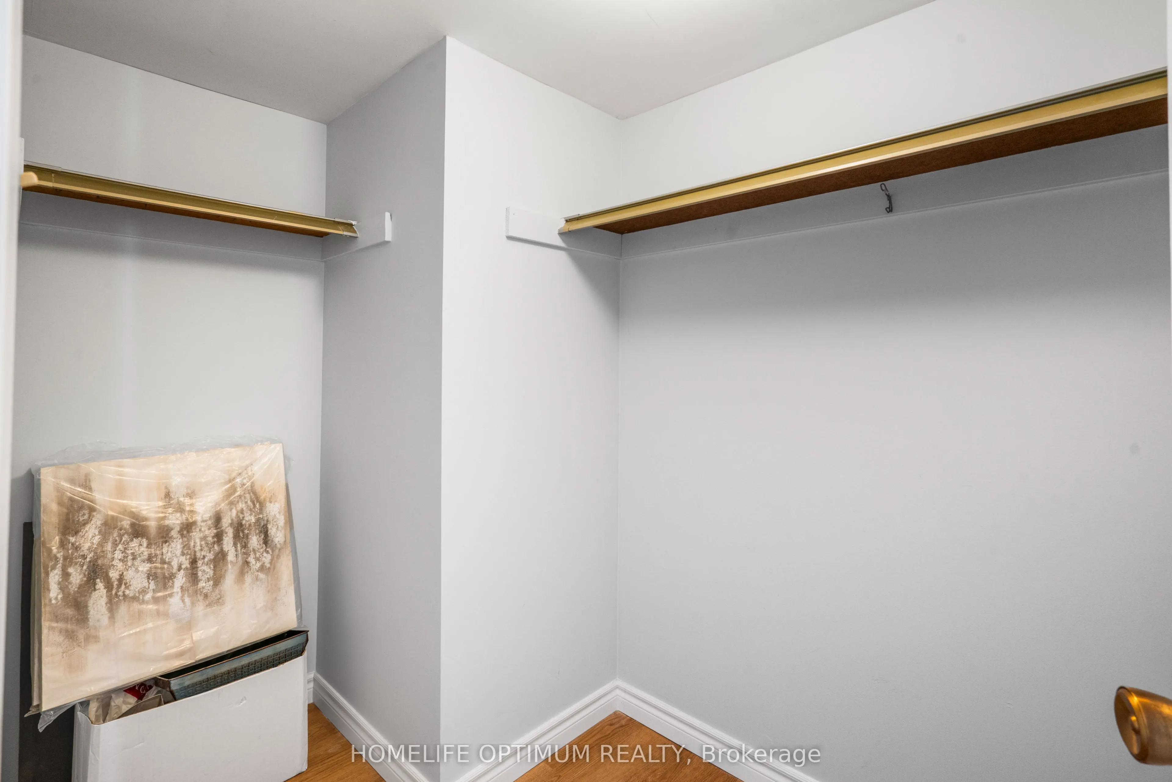 40 William Roe Boulevard W, #910