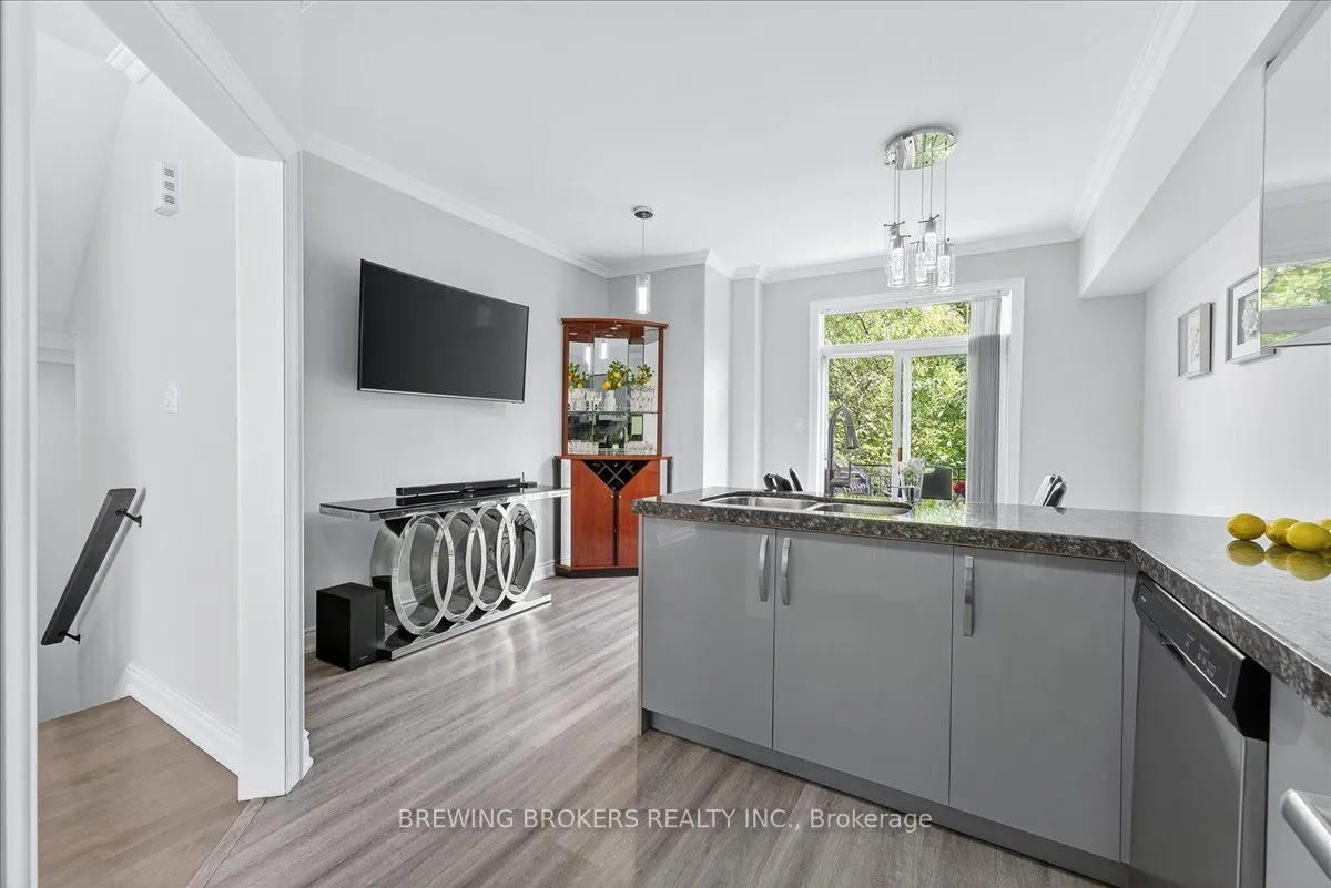 23 Observatory Lane, #286