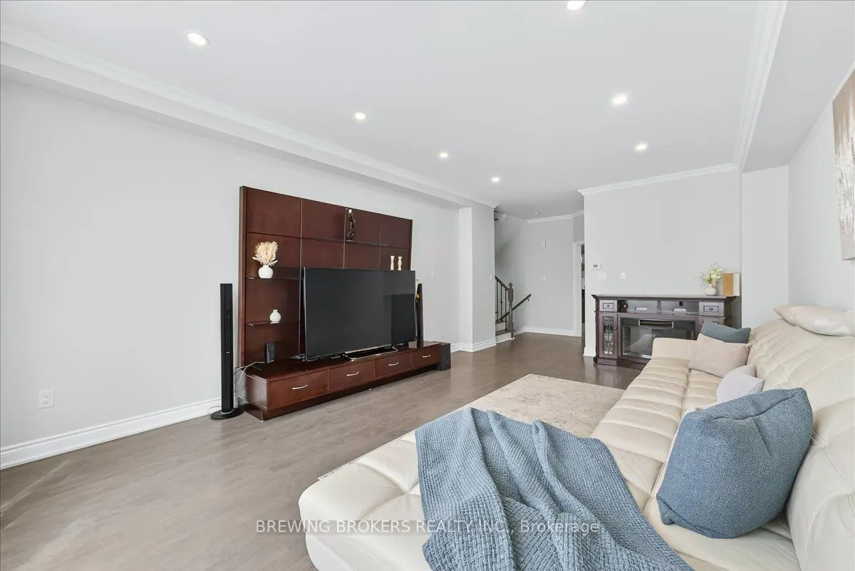 23 Observatory Lane, #286