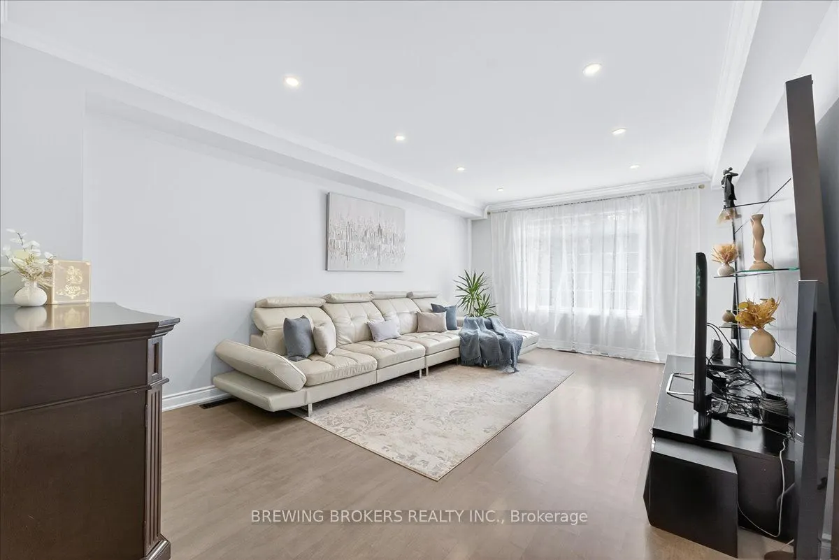 23 Observatory Lane, #286