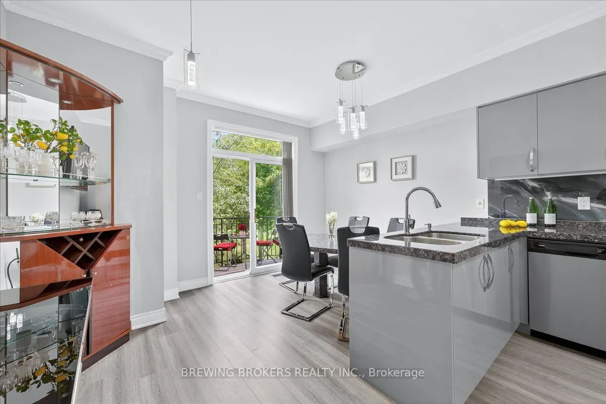 23 Observatory Lane, #286