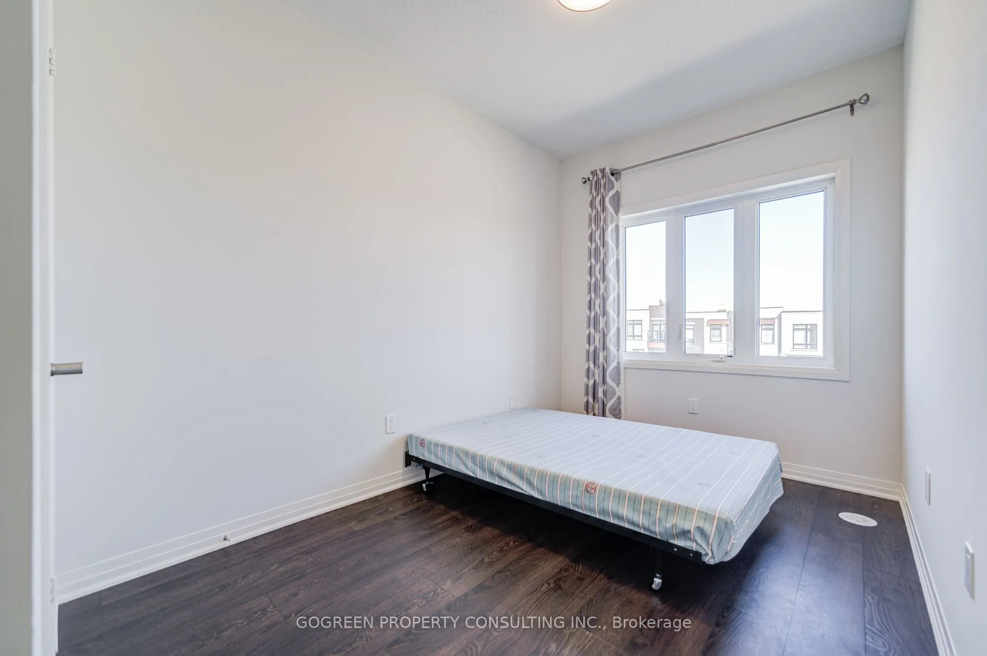 242 Thomas Cook Avenue