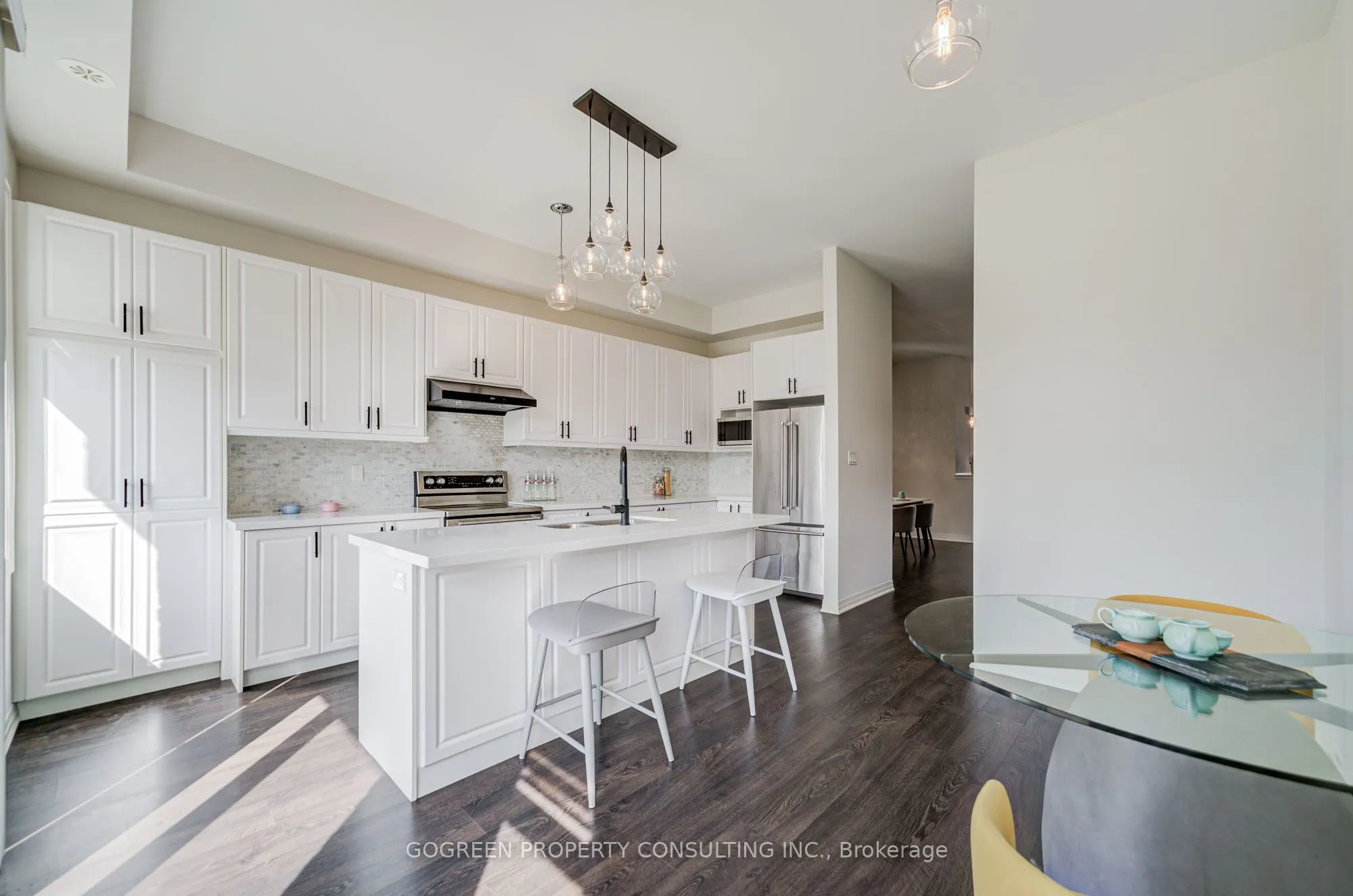 242 Thomas Cook Avenue