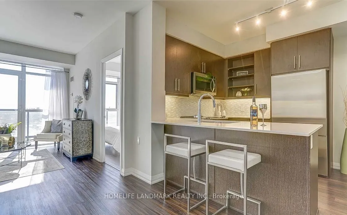 65 Oneida Crescent, #LPH03