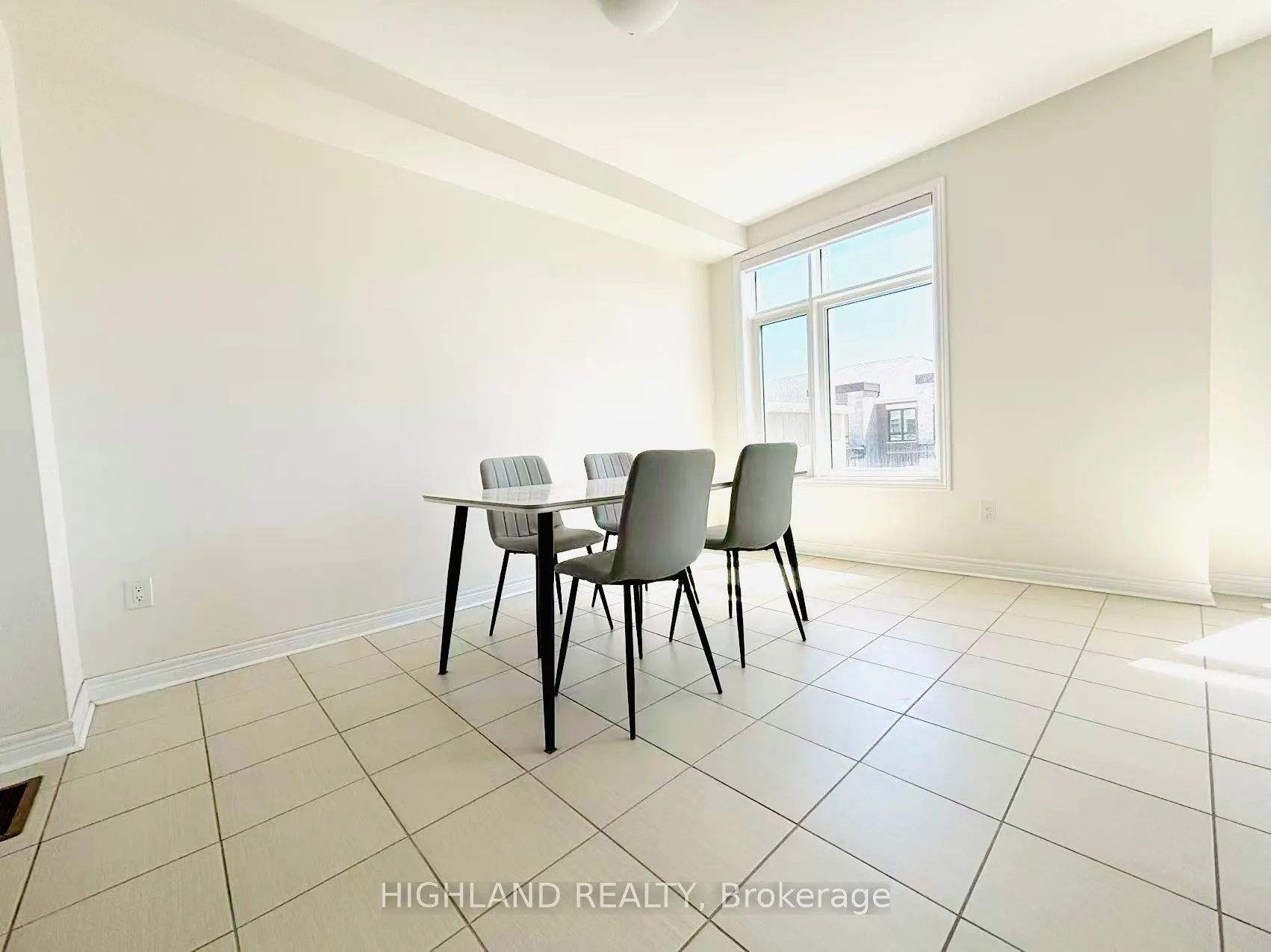 12 Robert Eaton Avenue
