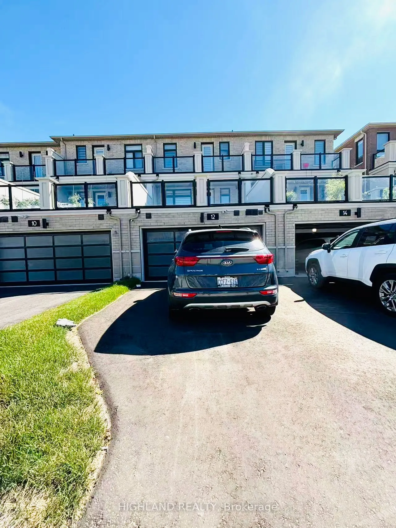 12 Robert Eaton Avenue