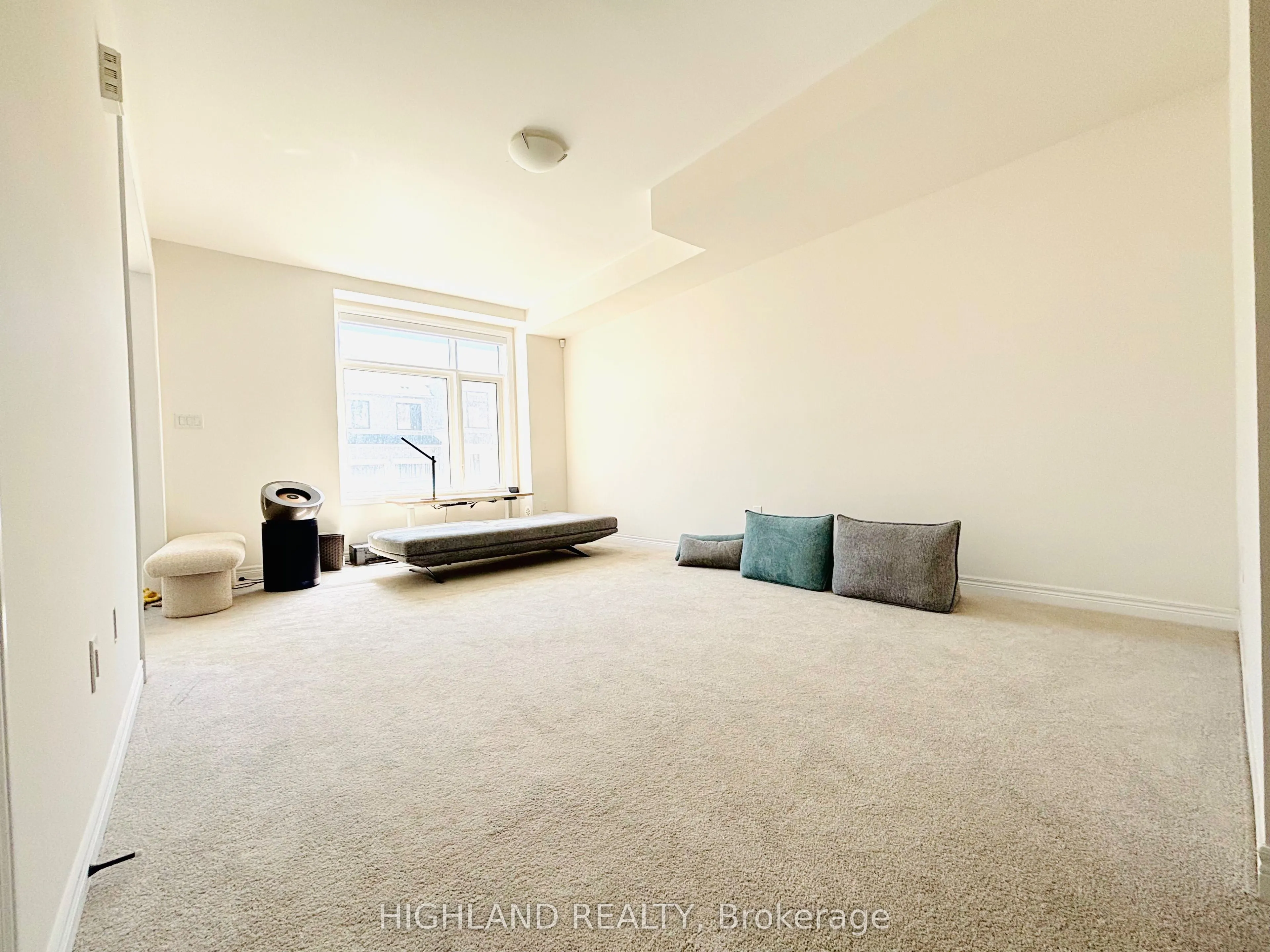 12 Robert Eaton Avenue