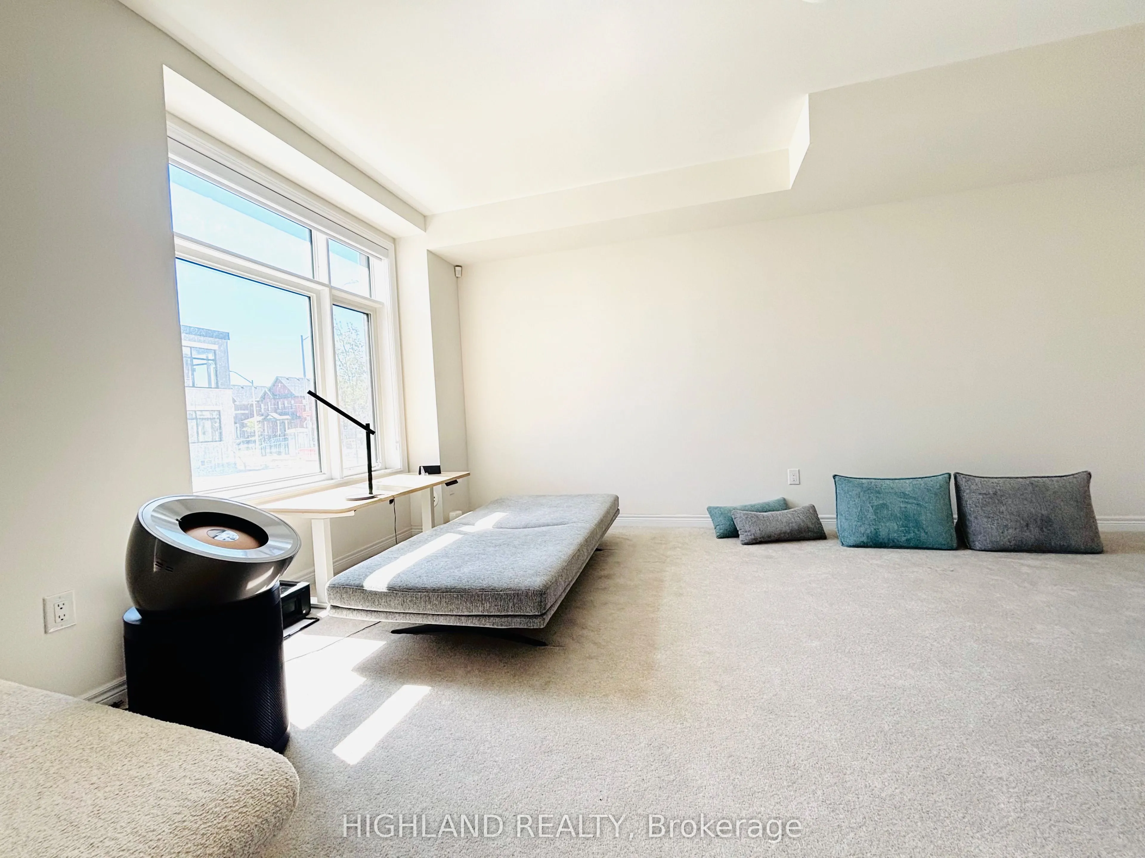 12 Robert Eaton Avenue