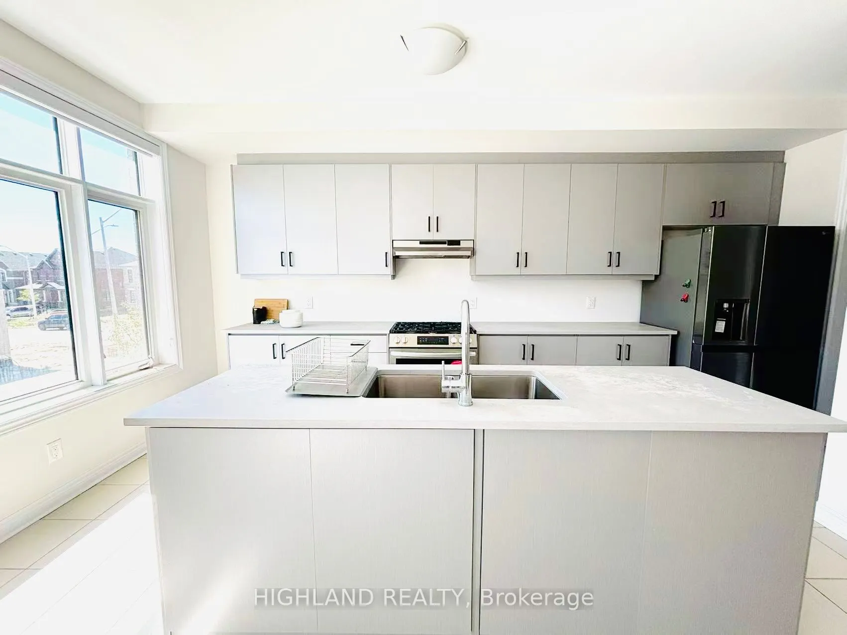 12 Robert Eaton Avenue