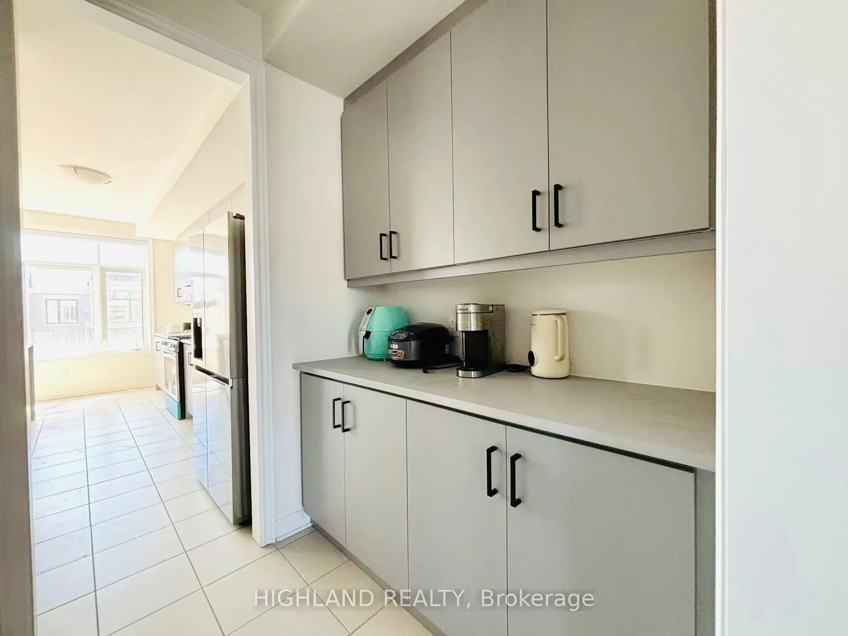 12 Robert Eaton Avenue