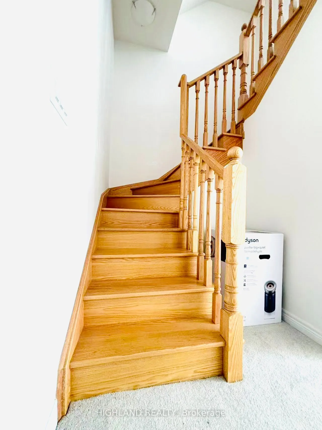 12 Robert Eaton Avenue