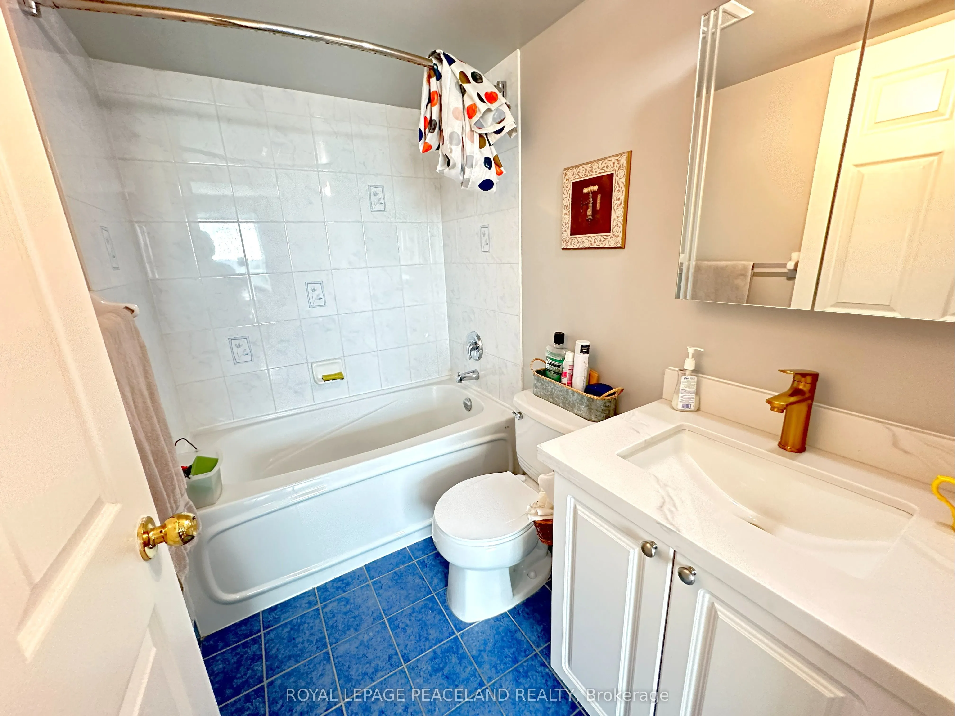 11 Oneida Crescent, #LPH03
