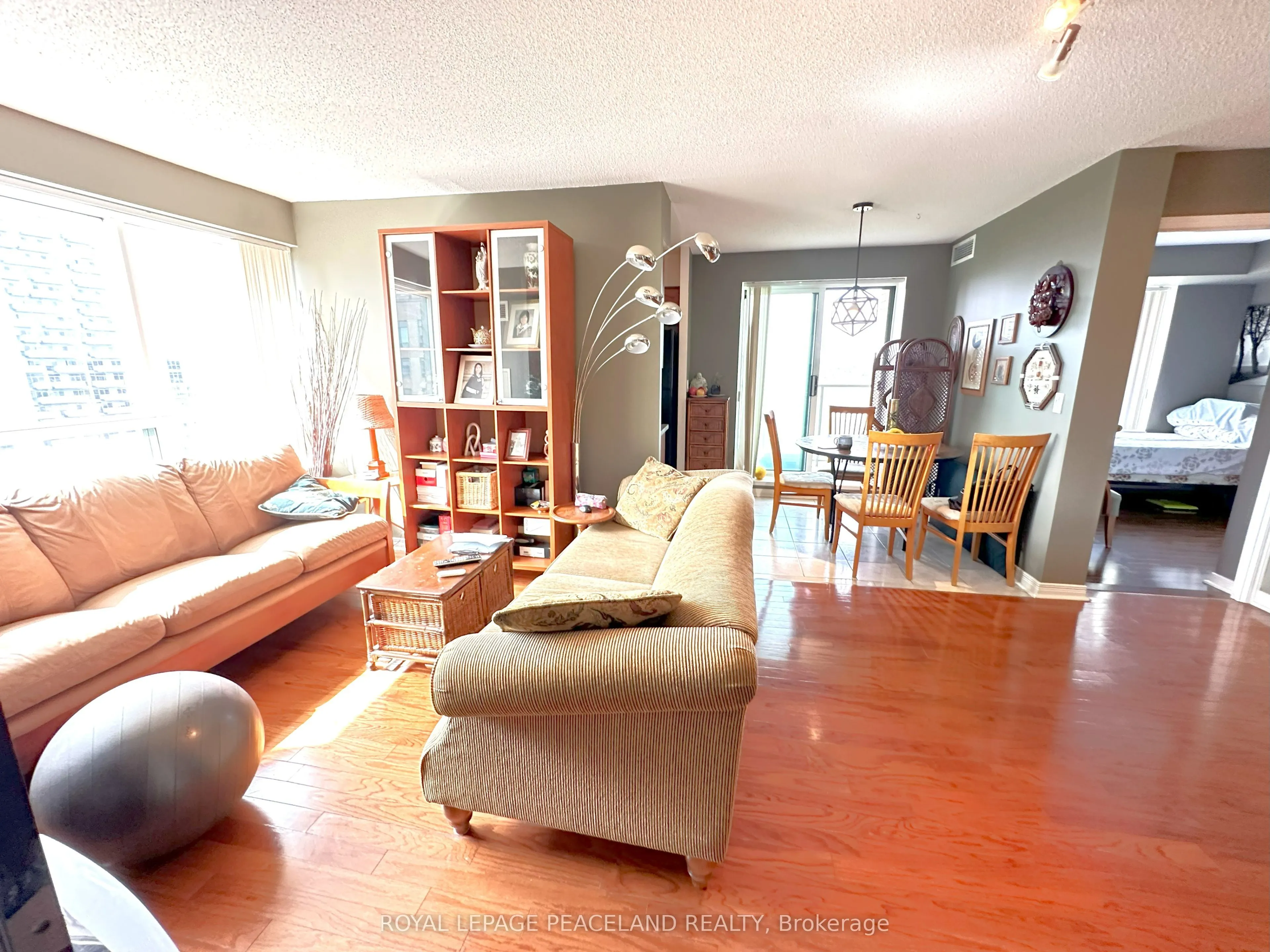 11 Oneida Crescent, #LPH03