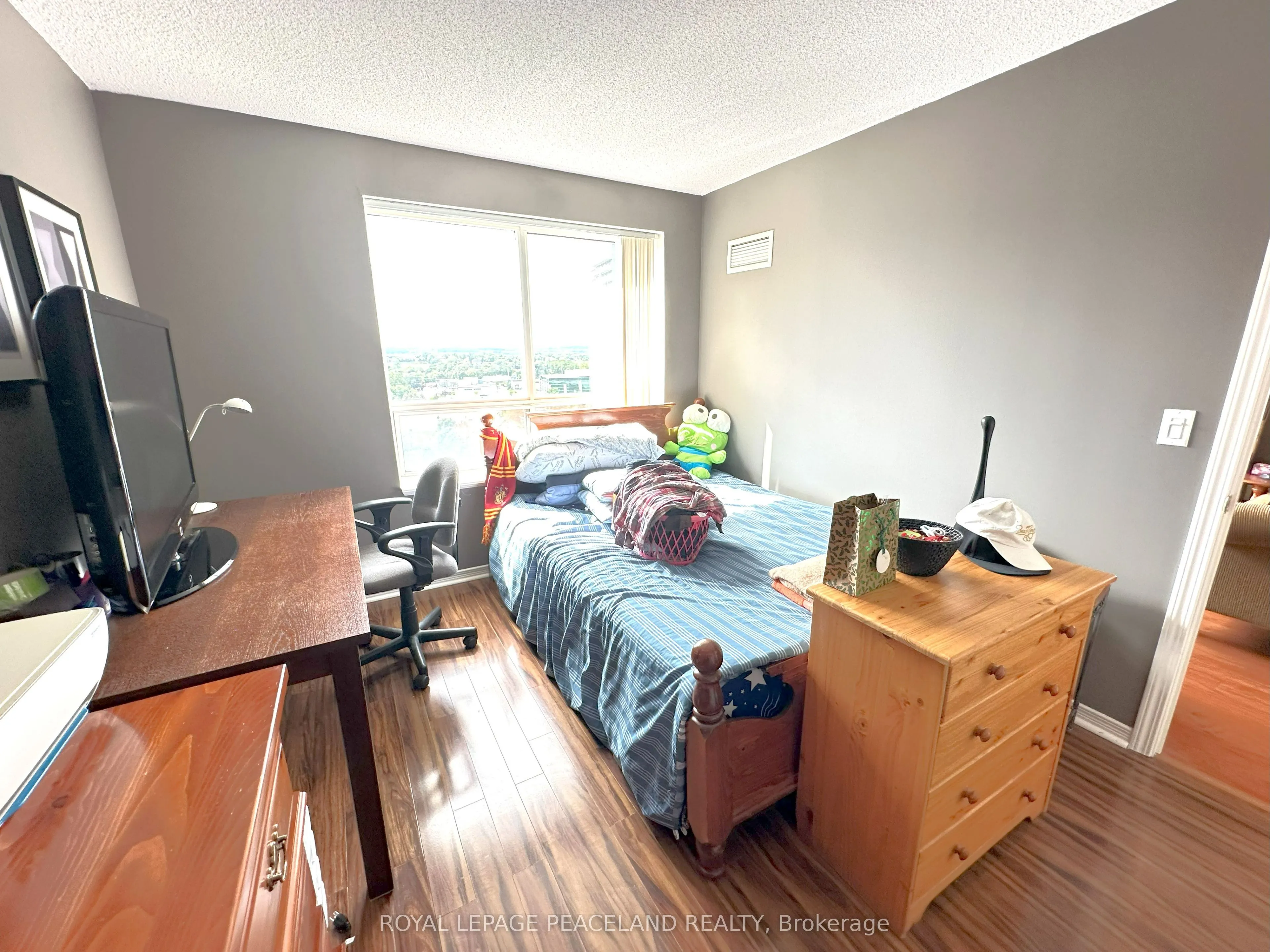 11 Oneida Crescent, #LPH03