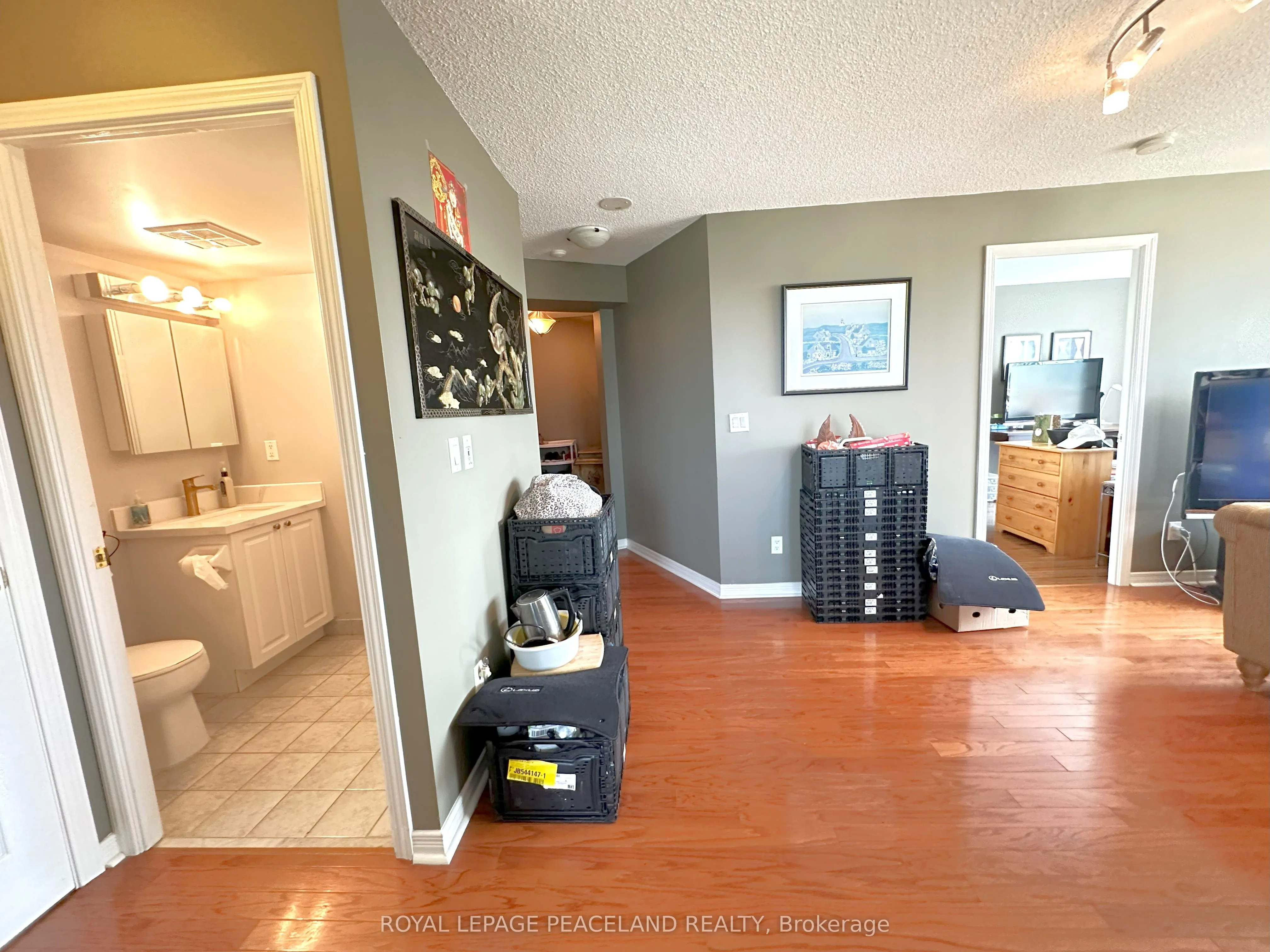 11 Oneida Crescent, #LPH03