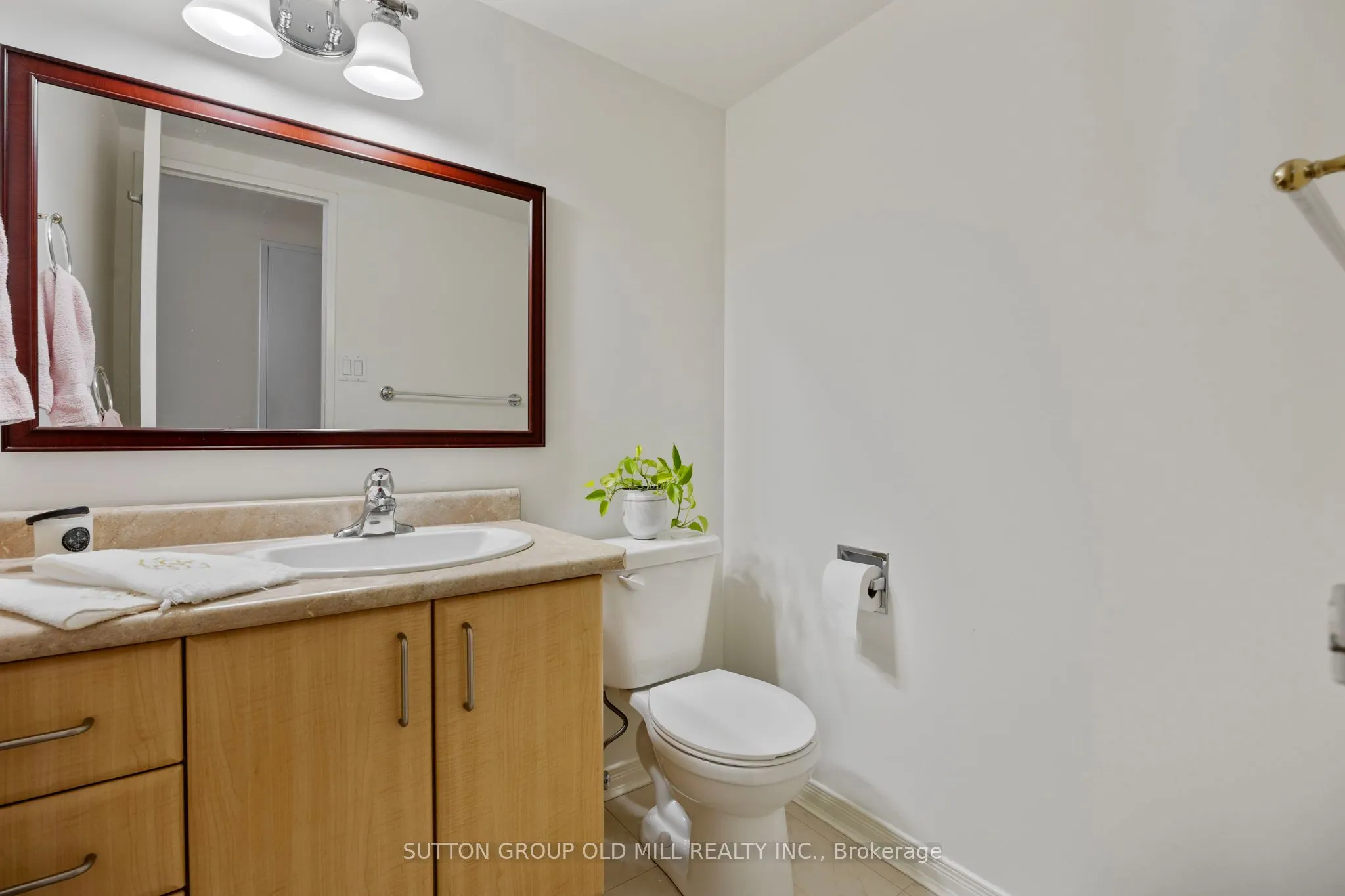 7811 Yonge Street, #602