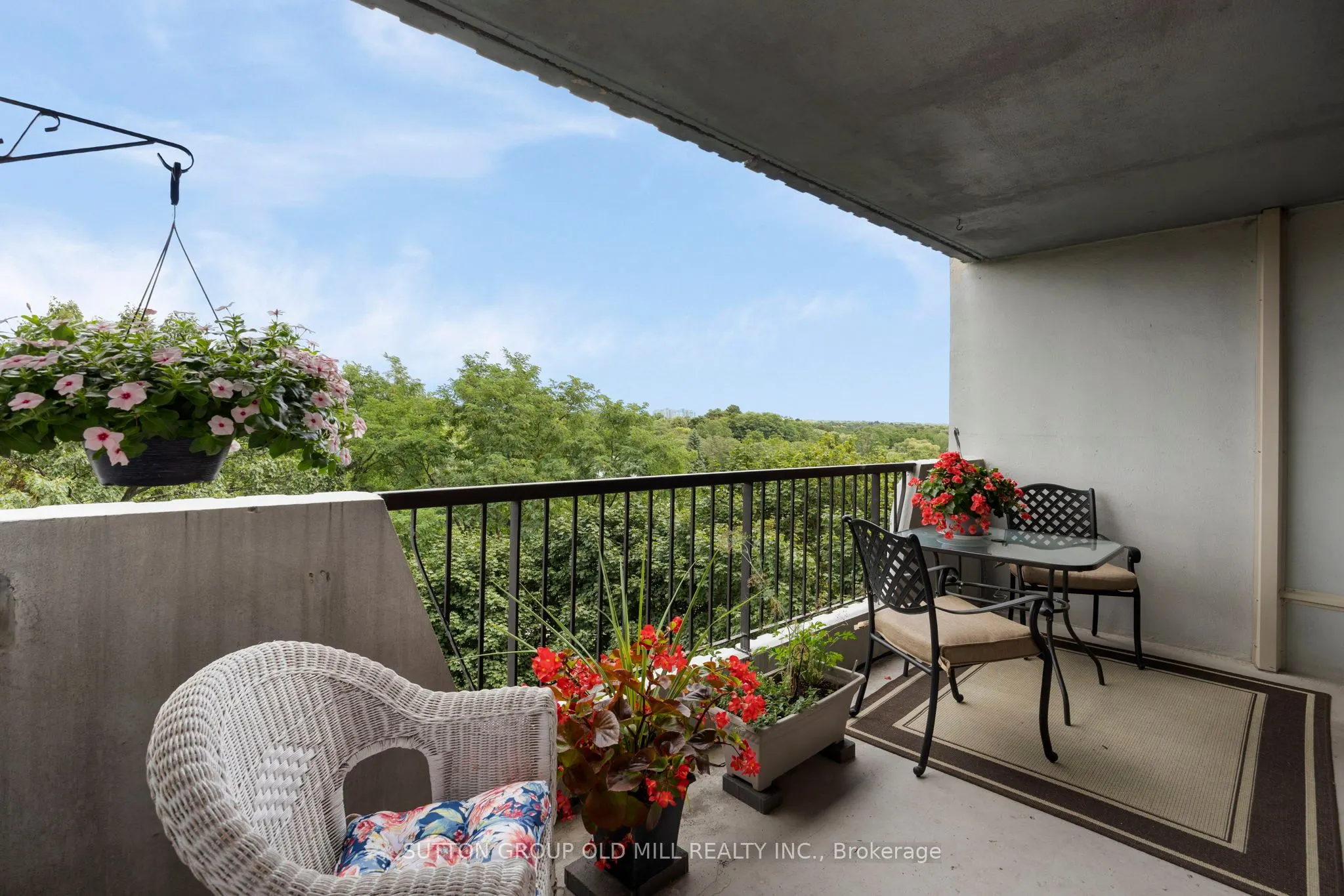 7811 Yonge Street, #602