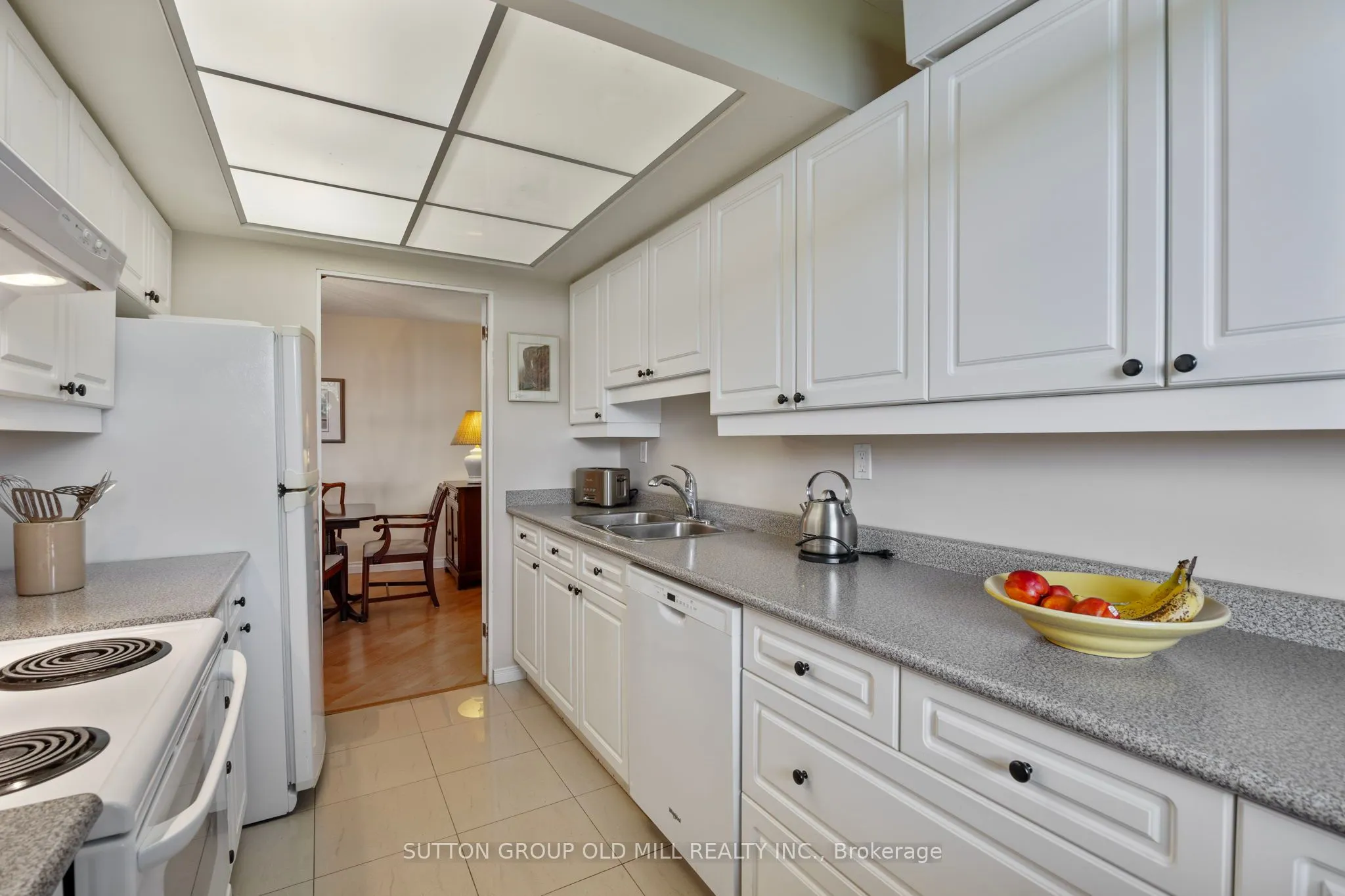 7811 Yonge Street, #602