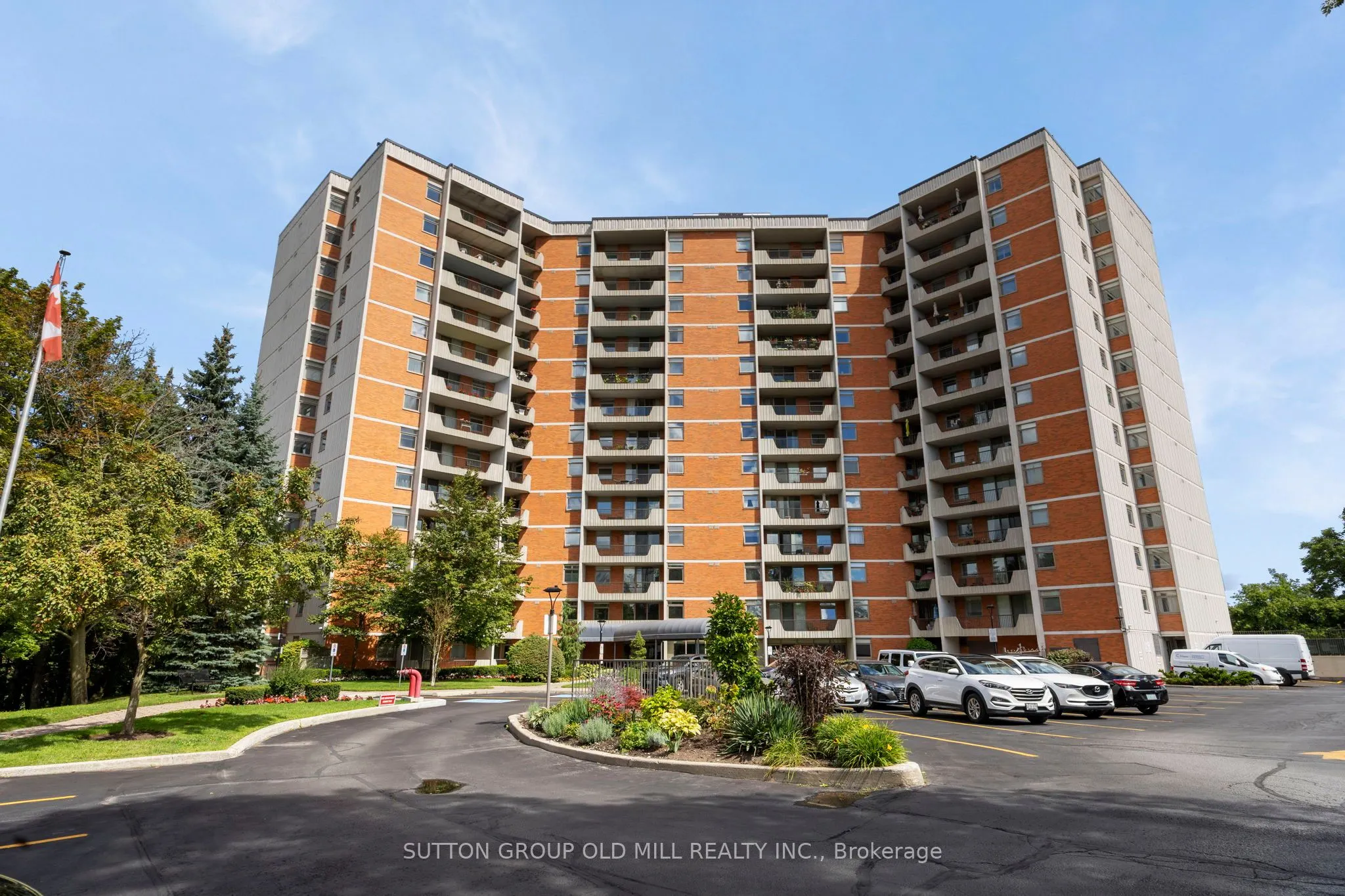 7811 Yonge Street, #602