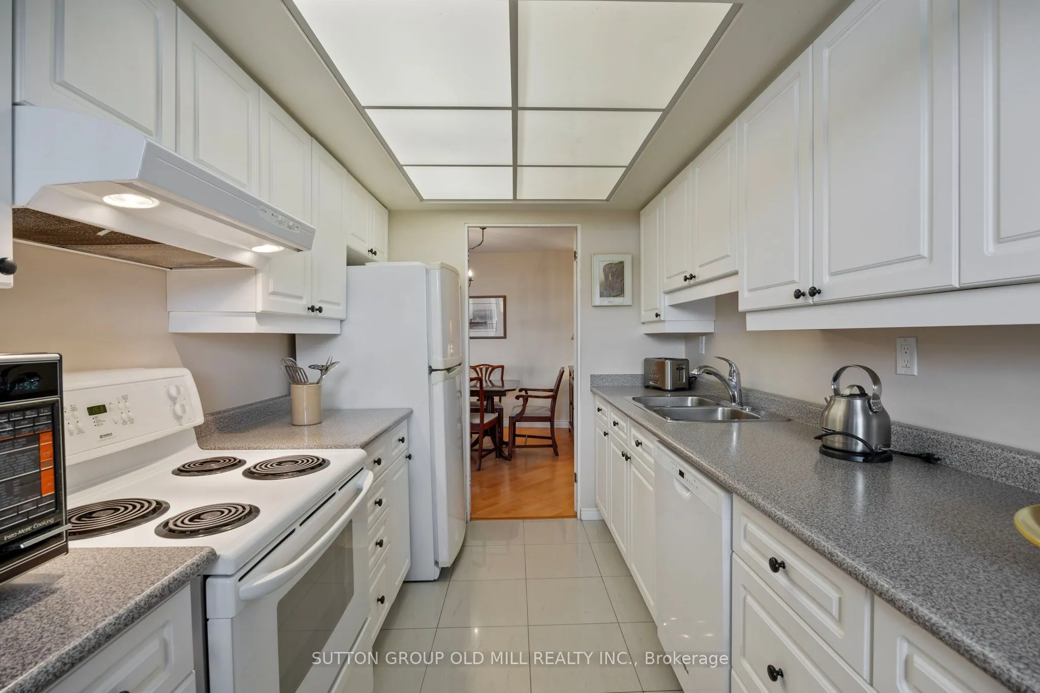 7811 Yonge Street, #602