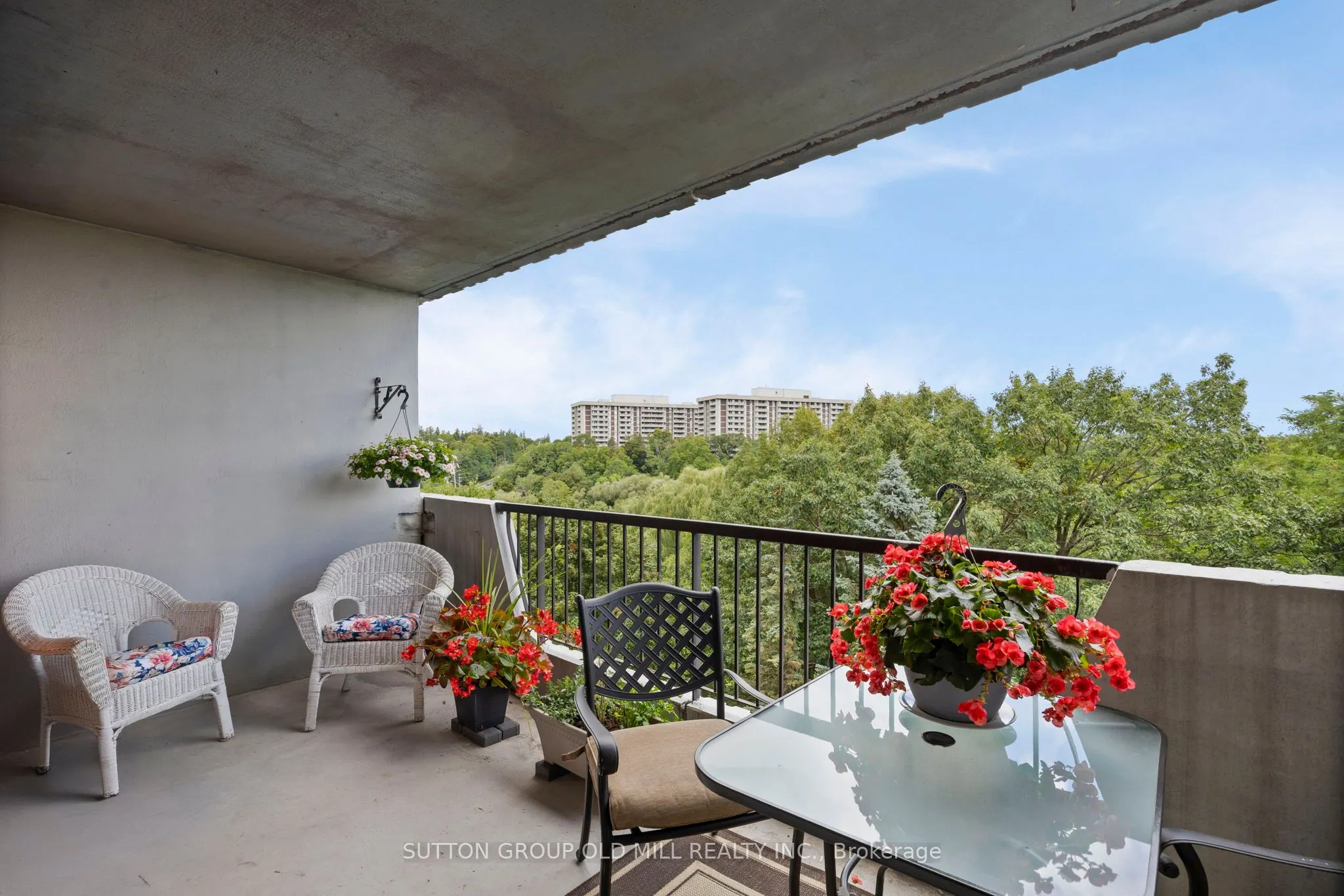 7811 Yonge Street, #602