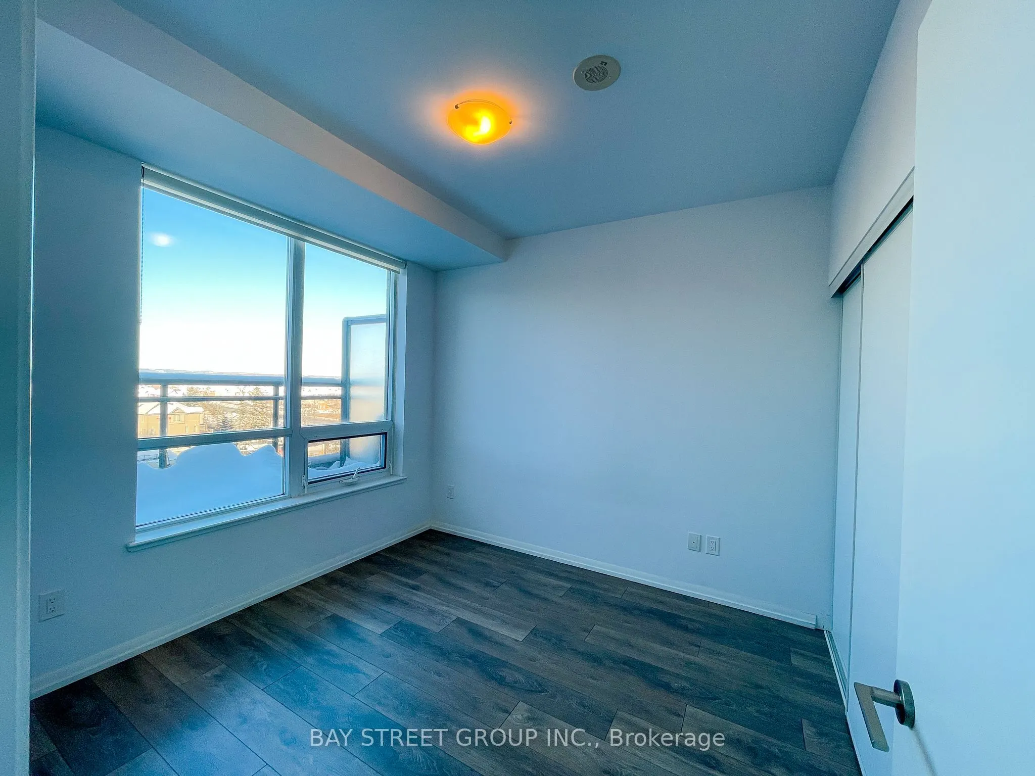 540 Bur Oak Avenue, #702