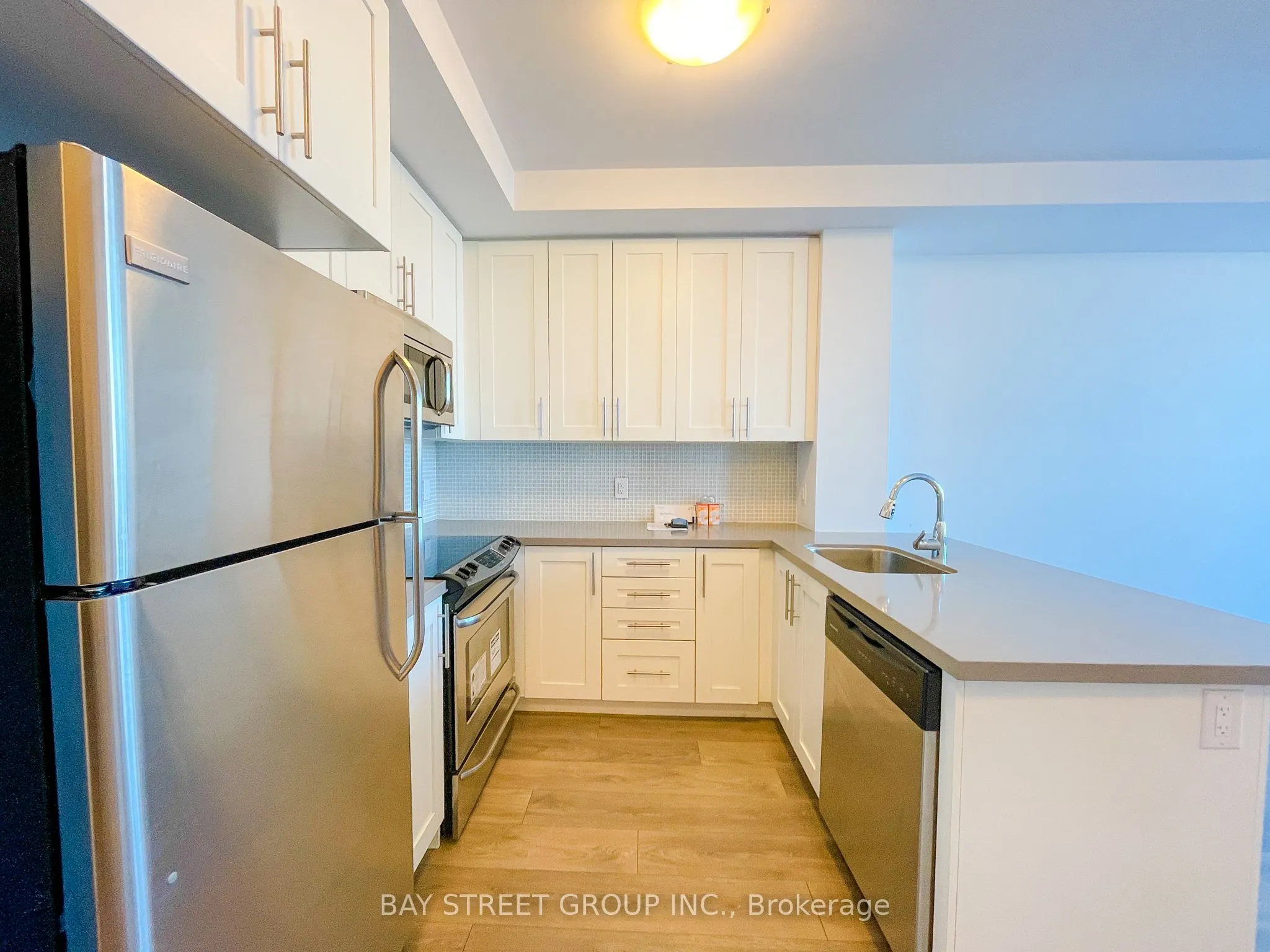 540 Bur Oak Avenue, #702